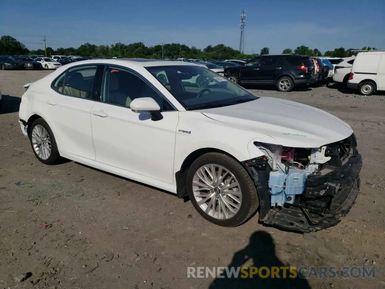 4 fotografías del automóvil dañado 4T1B21HK0KU513108 TOYOTA CAMRY 2019