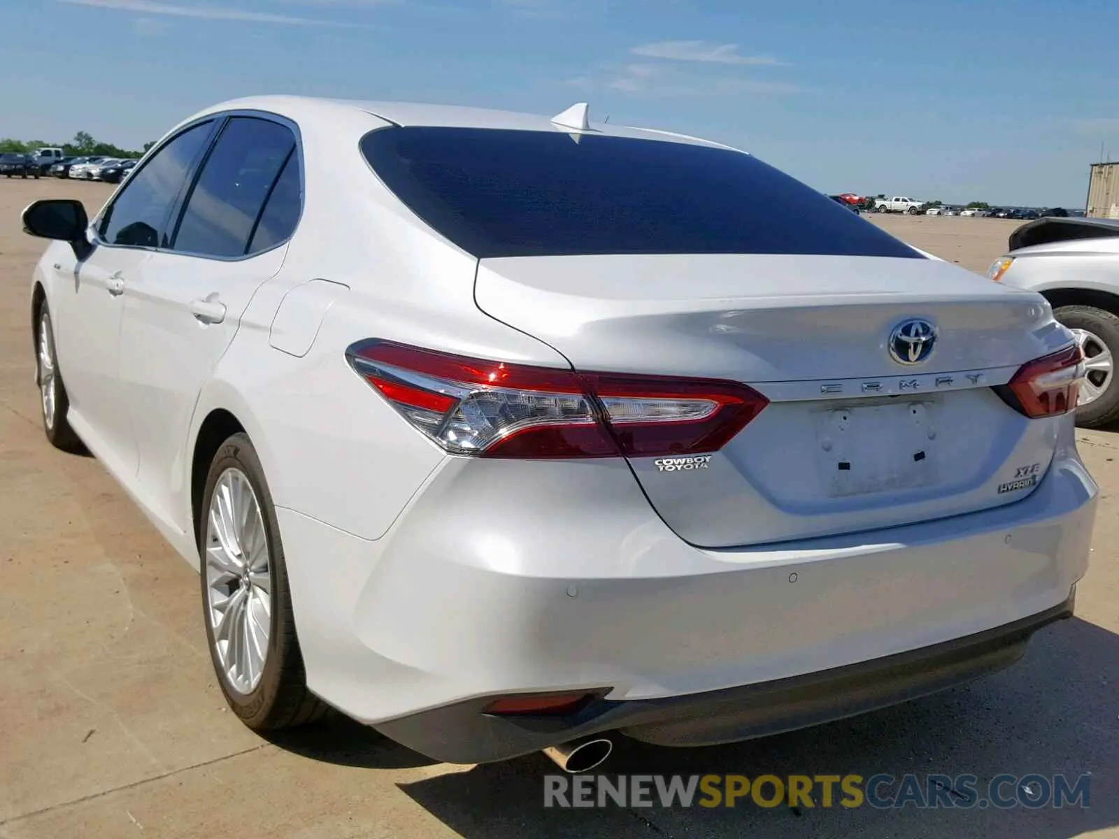 3 fotografías del automóvil dañado 4T1B21HK1KU511707 TOYOTA CAMRY 2019
