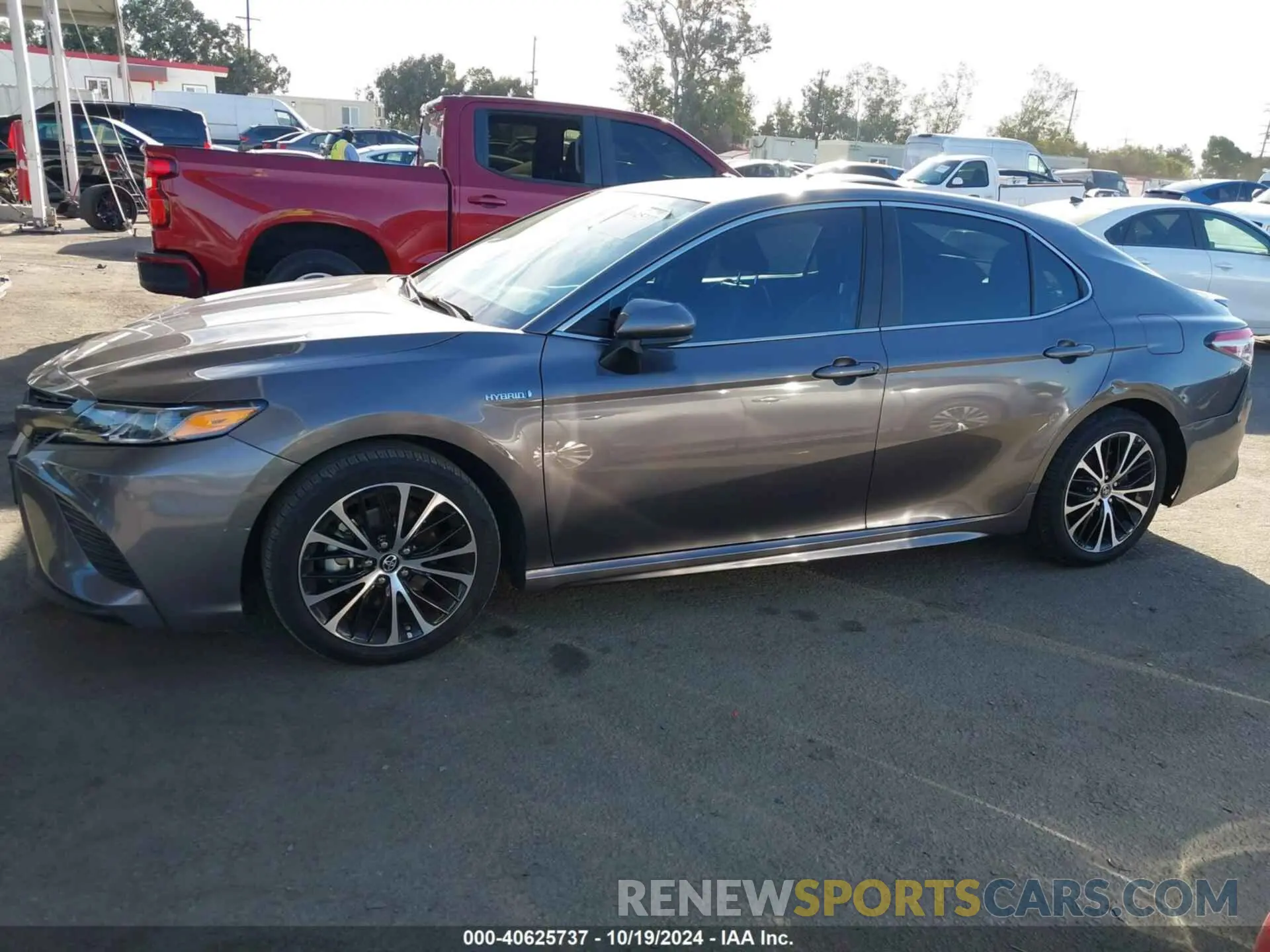 14 fotografías del automóvil dañado 4T1B21HK2KU010227 TOYOTA CAMRY 2019