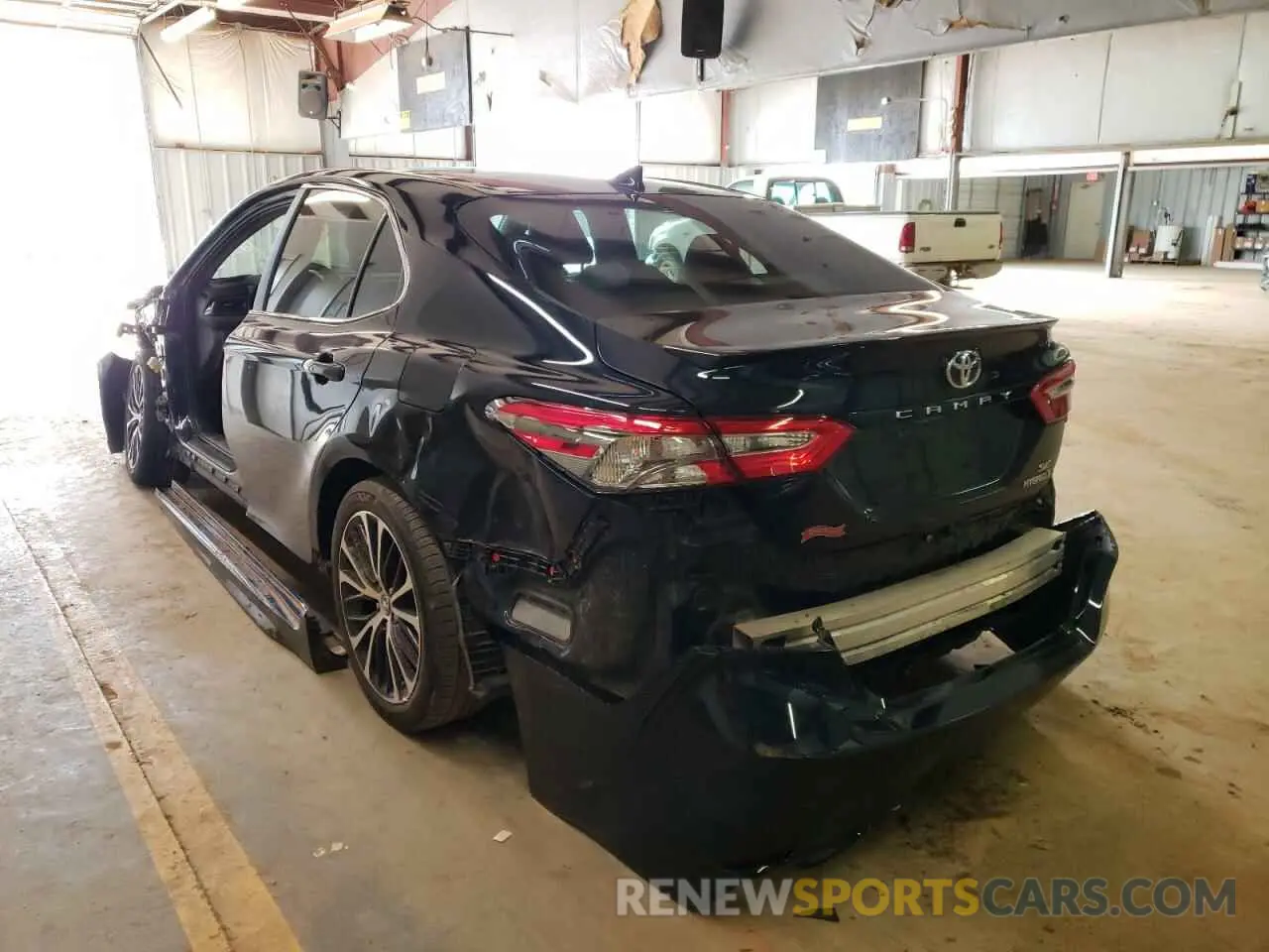 3 fotografías del automóvil dañado 4T1B21HK2KU012799 TOYOTA CAMRY 2019