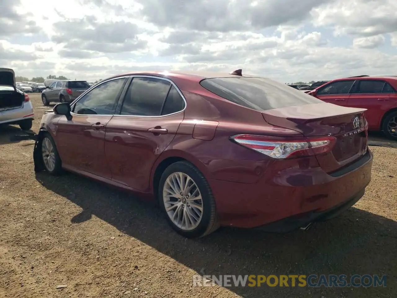 2 fotografías del automóvil dañado 4T1B21HK2KU511862 TOYOTA CAMRY 2019