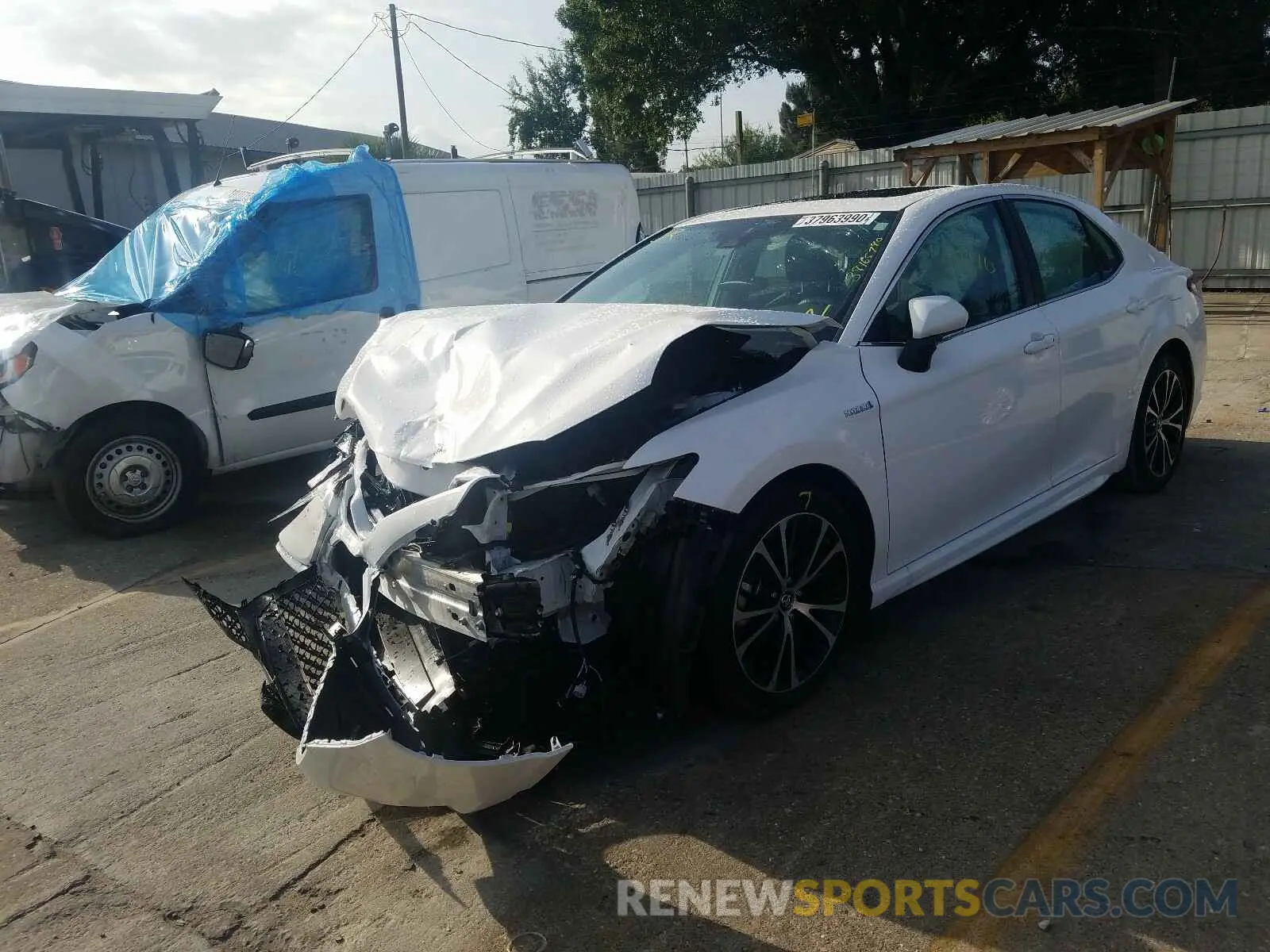 2 fotografías del automóvil dañado 4T1B21HK2KU521663 TOYOTA CAMRY 2019