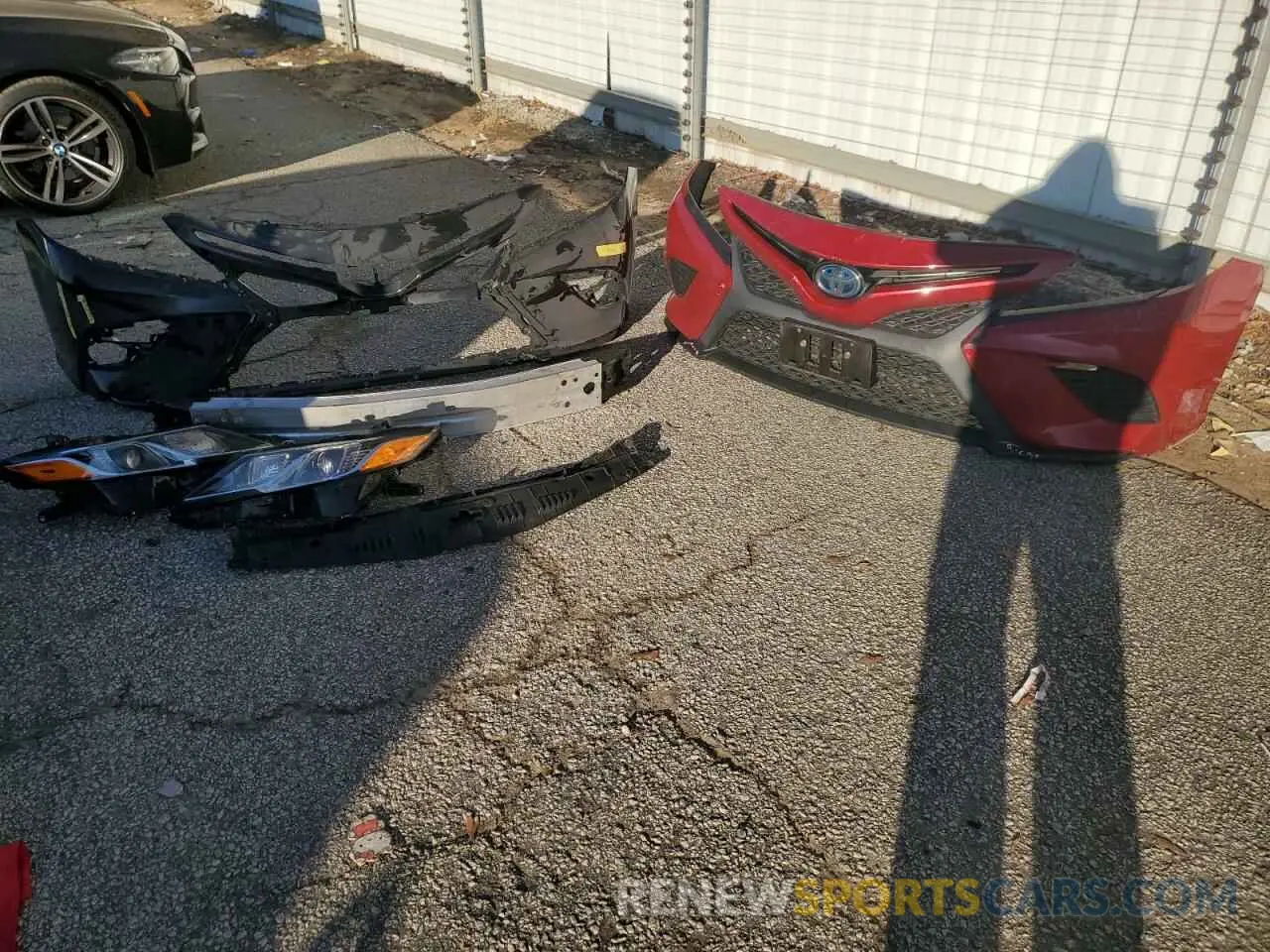 12 fotografías del automóvil dañado 4T1B21HK3KU011404 TOYOTA CAMRY 2019