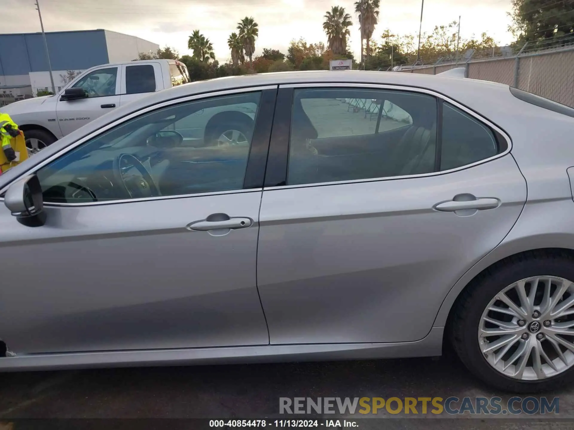 15 fotografías del automóvil dañado 4T1B21HK6KU515509 TOYOTA CAMRY 2019