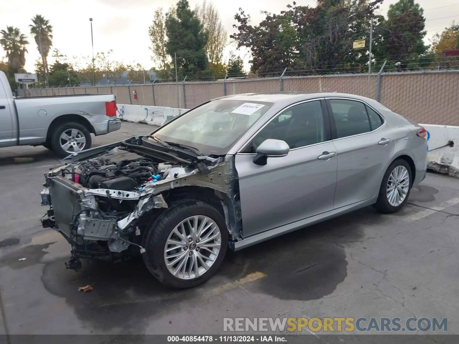 2 fotografías del automóvil dañado 4T1B21HK6KU515509 TOYOTA CAMRY 2019