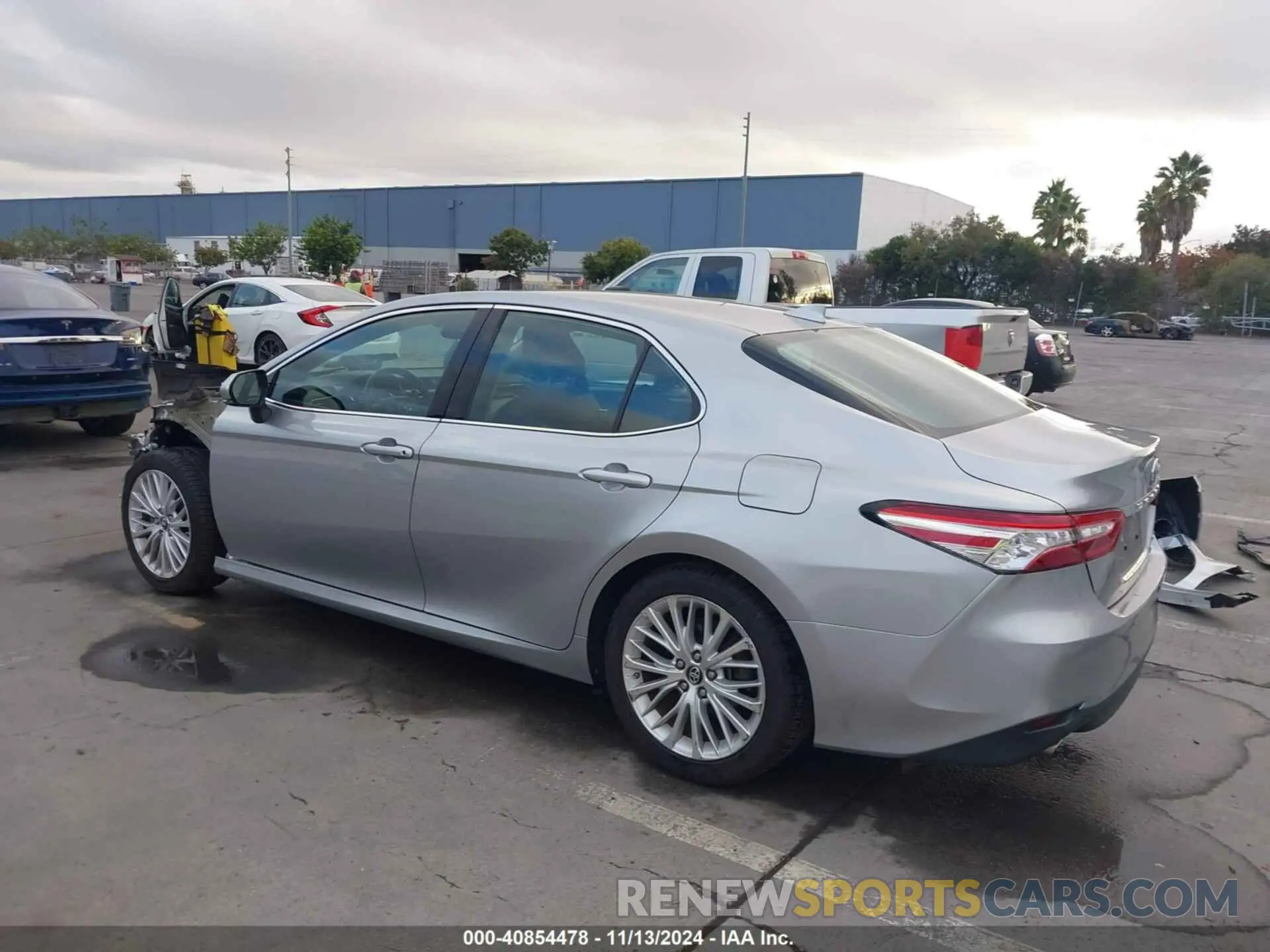 3 fotografías del automóvil dañado 4T1B21HK6KU515509 TOYOTA CAMRY 2019