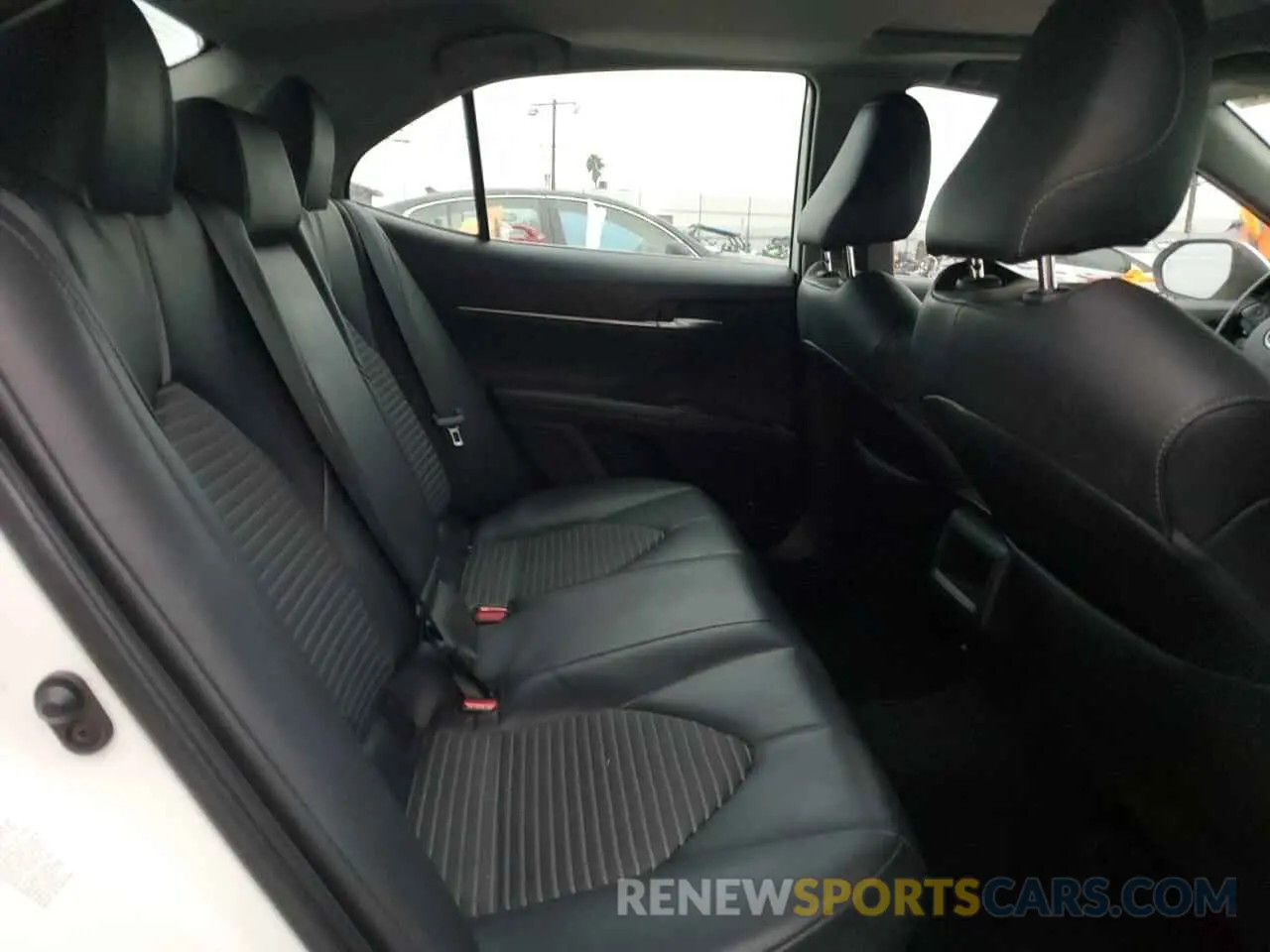 10 fotografías del automóvil dañado 4T1B21HK7KU516068 TOYOTA CAMRY 2019