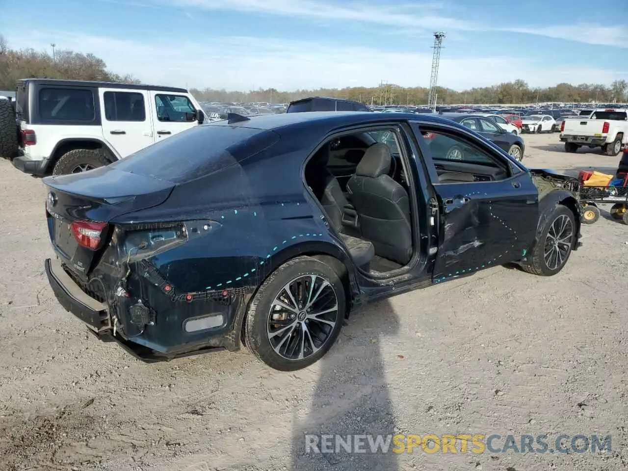 3 fotografías del automóvil dañado 4T1B21HK8KU012841 TOYOTA CAMRY 2019
