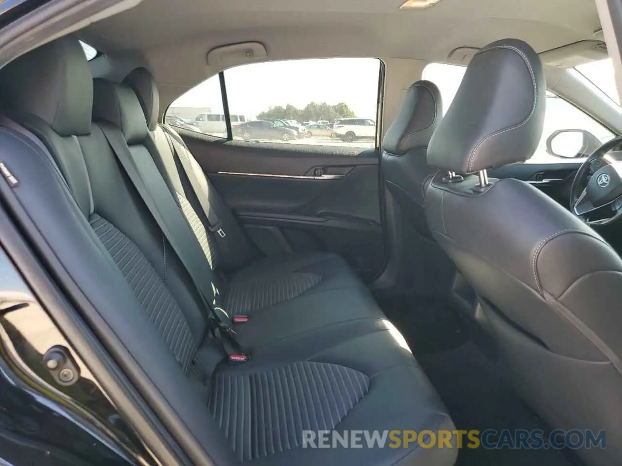 10 fotografías del automóvil dañado 4T1B21HK8KU521392 TOYOTA CAMRY 2019
