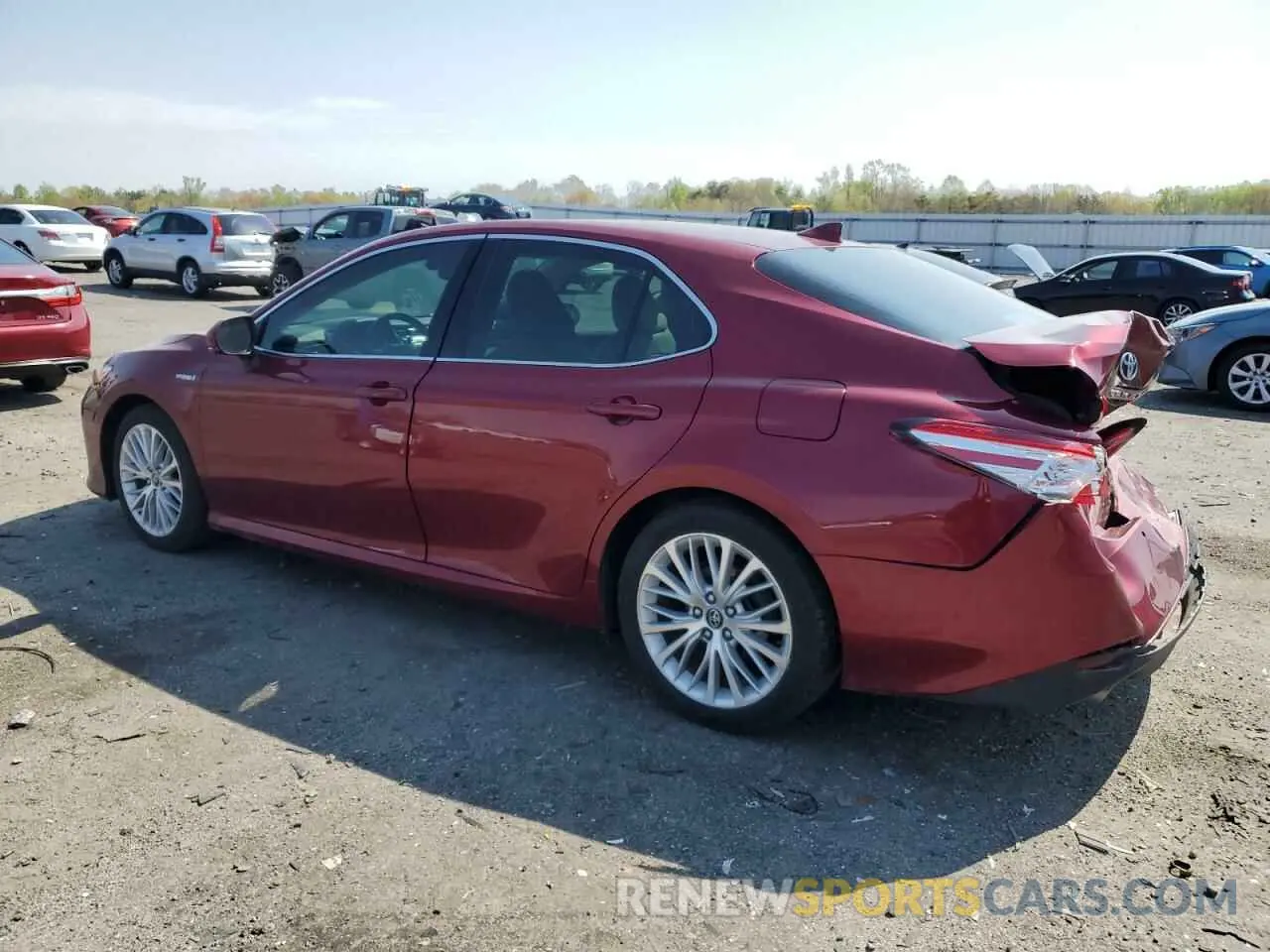 2 fotografías del automóvil dañado 4T1B21HK9KU513057 TOYOTA CAMRY 2019