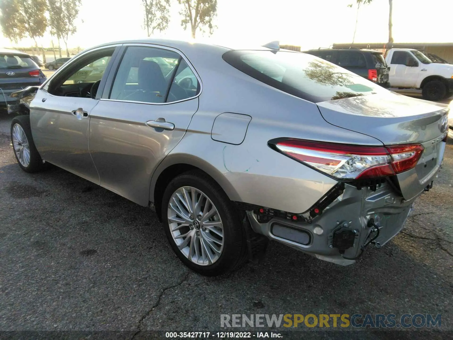 3 fotografías del automóvil dañado 4T1B21HK9KU515603 TOYOTA CAMRY 2019
