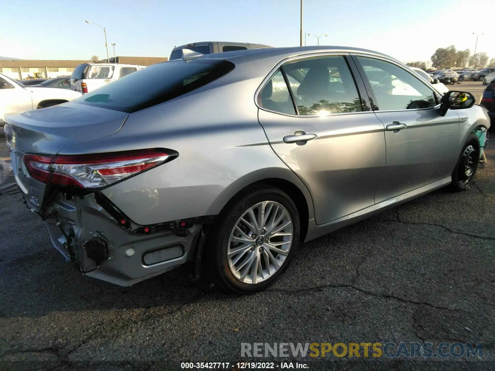 4 fotografías del automóvil dañado 4T1B21HK9KU515603 TOYOTA CAMRY 2019