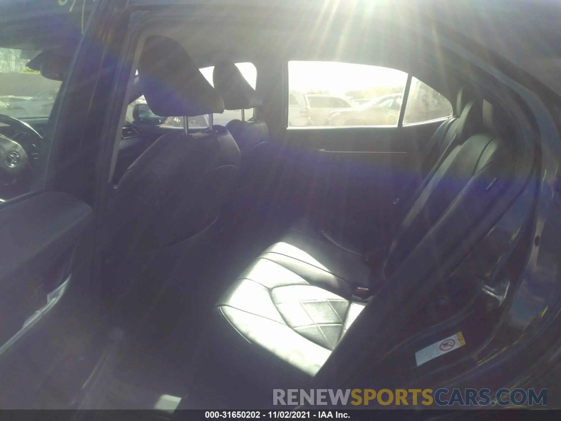 8 fotografías del automóvil dañado 4T1B21HKXKU012758 TOYOTA CAMRY 2019