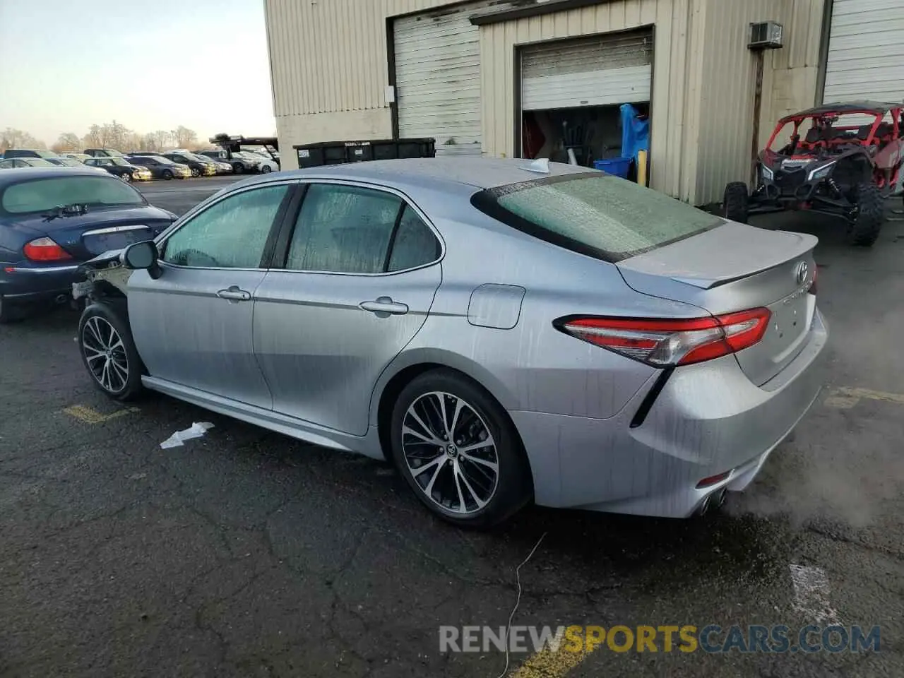 2 fotografías del automóvil dañado 4T1B21HKXKU516078 TOYOTA CAMRY 2019