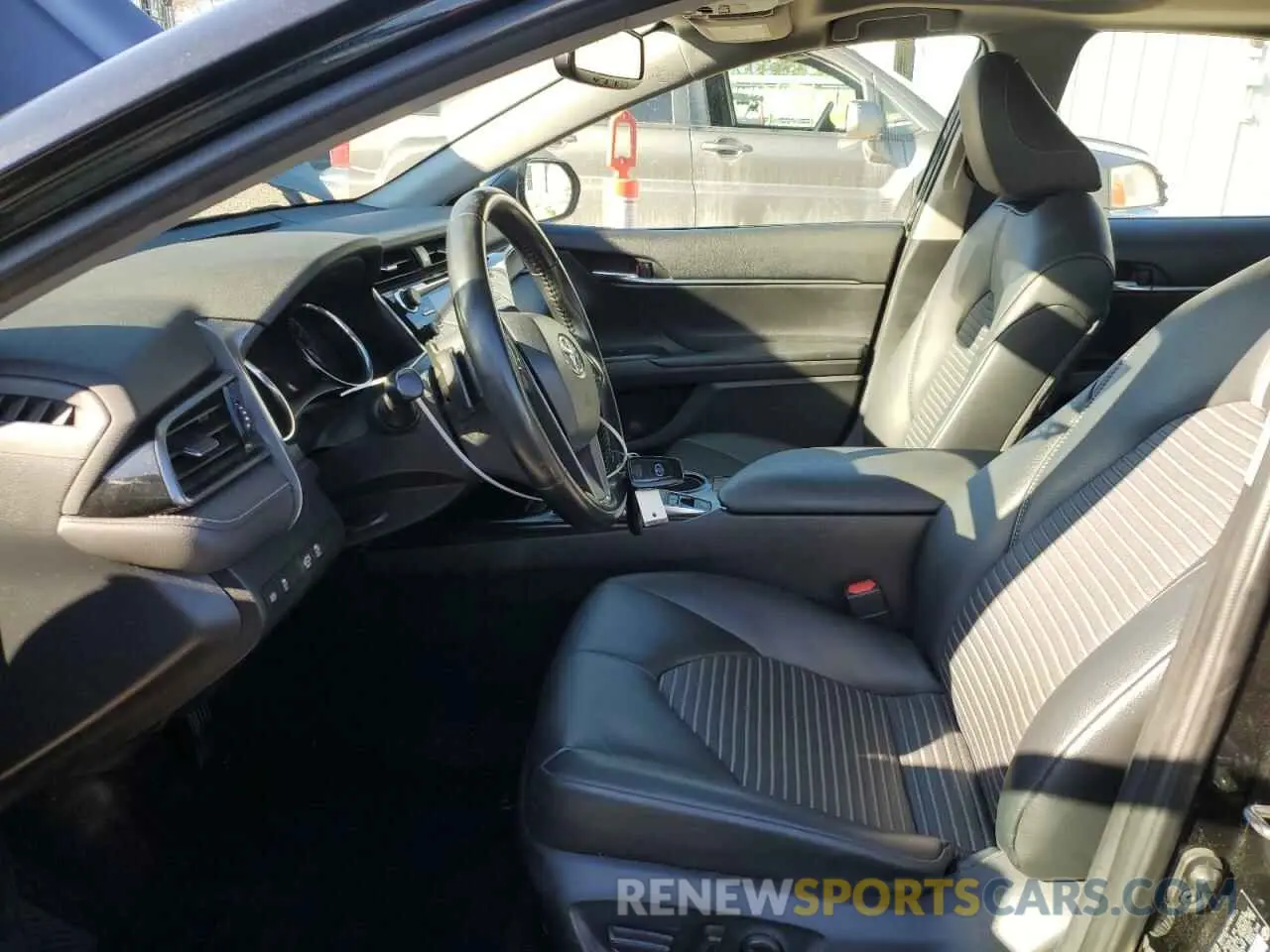 7 fotografías del automóvil dañado 4T1B21HKXKU521328 TOYOTA CAMRY 2019