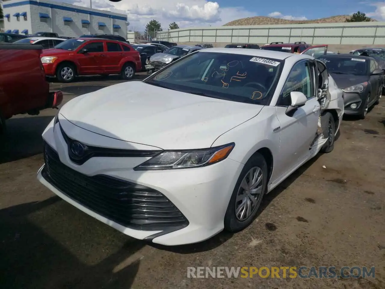 2 fotografías del automóvil dañado 4T1B31HK0KU004889 TOYOTA CAMRY 2019