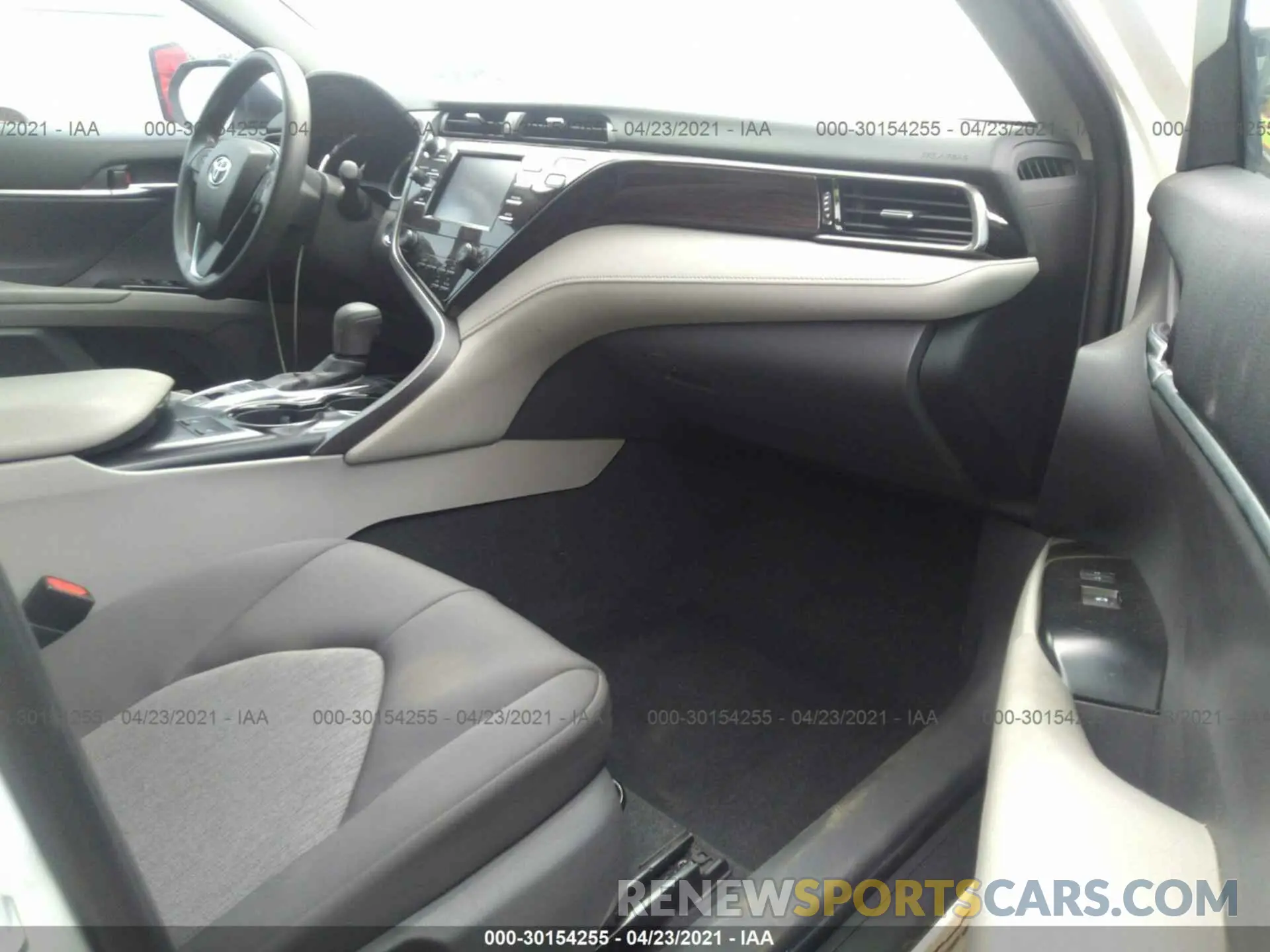 5 fotografías del automóvil dañado 4T1B31HK1KU509534 TOYOTA CAMRY 2019