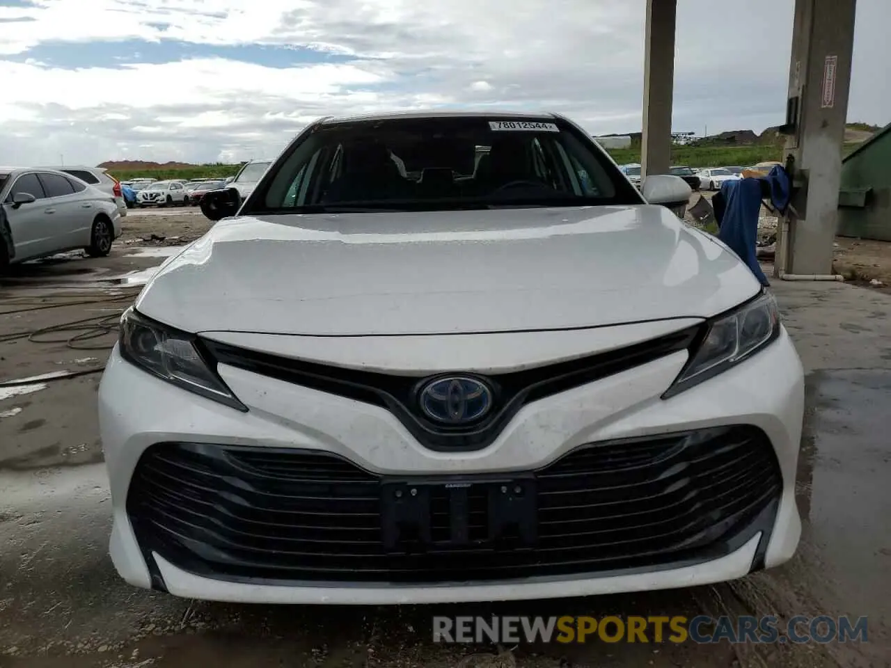 5 fotografías del automóvil dañado 4T1B31HK1KU512837 TOYOTA CAMRY 2019