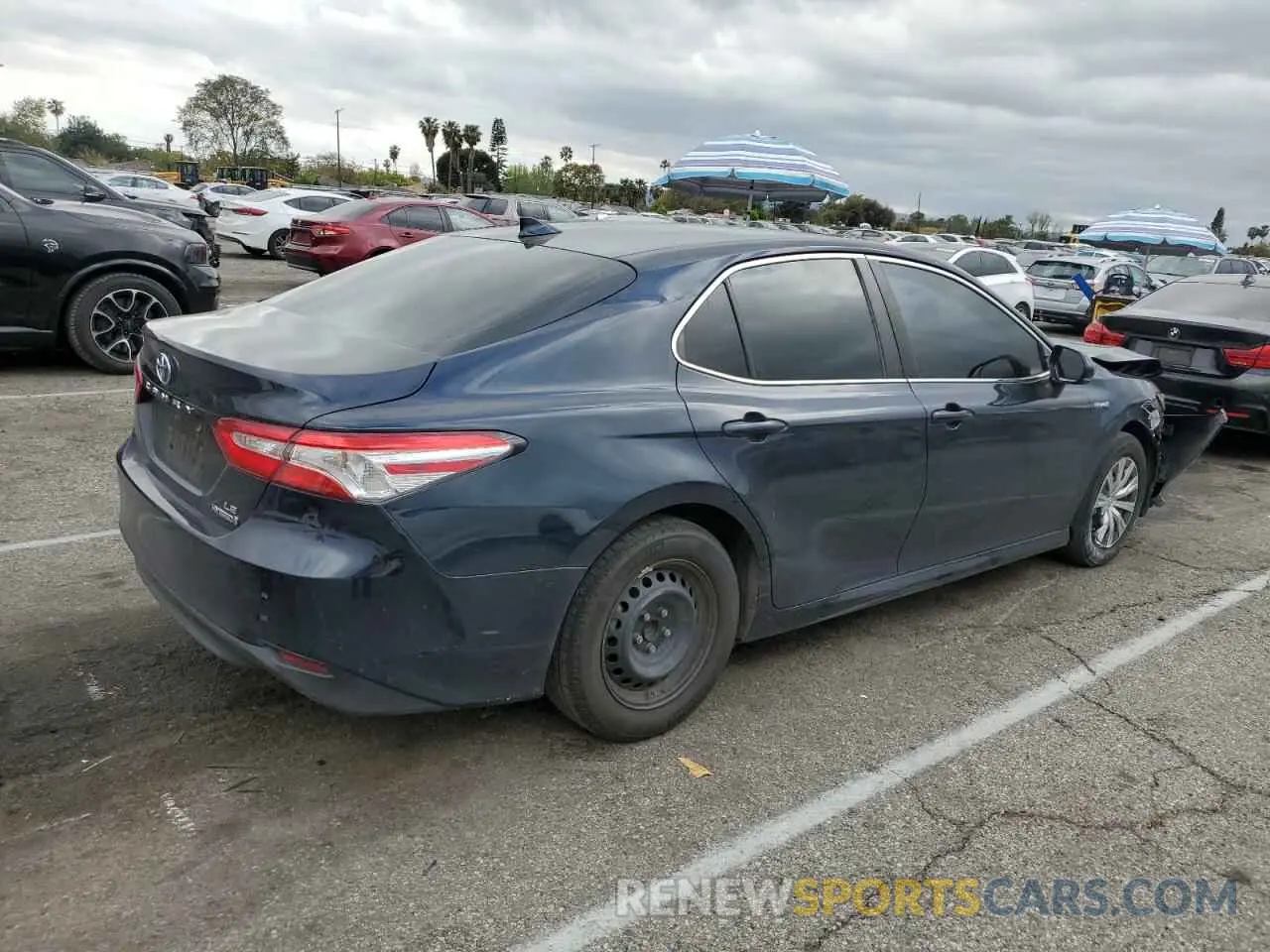 3 fotografías del automóvil dañado 4T1B31HK2KU514158 TOYOTA CAMRY 2019
