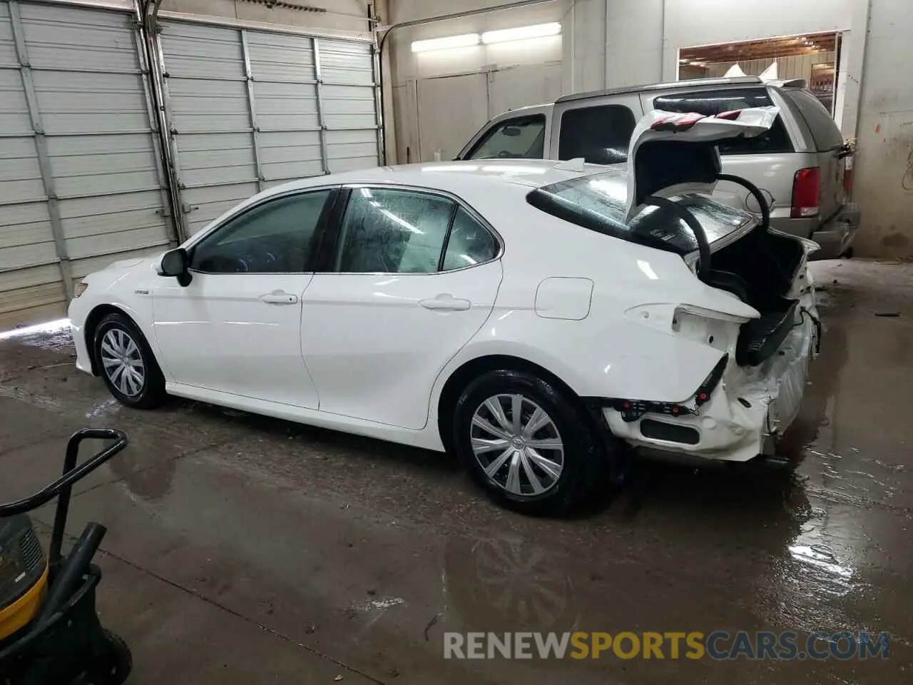 2 fotografías del automóvil dañado 4T1B31HK3KU004904 TOYOTA CAMRY 2019