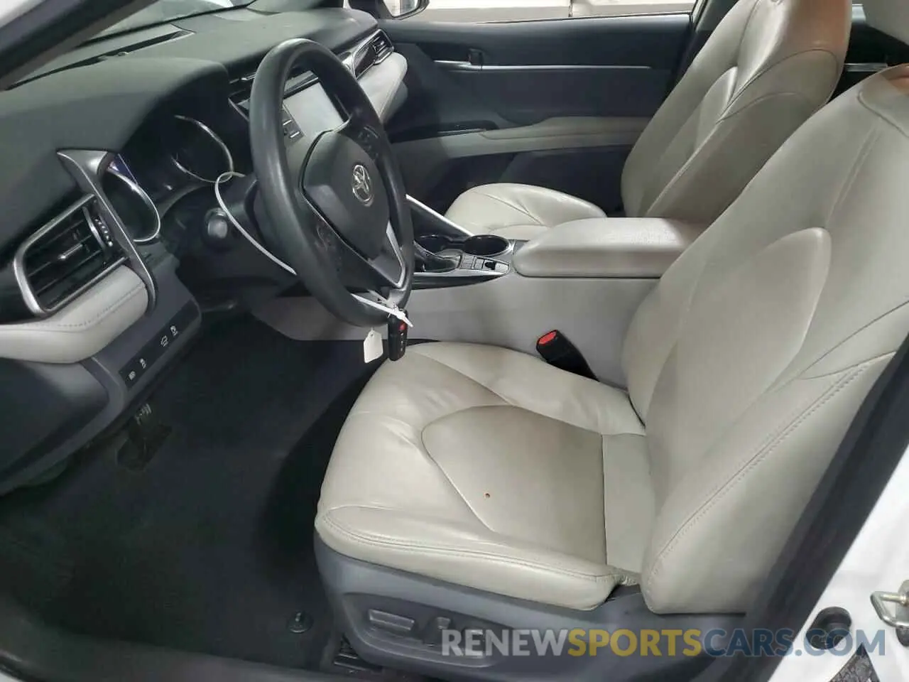 7 fotografías del automóvil dañado 4T1B31HK3KU004904 TOYOTA CAMRY 2019