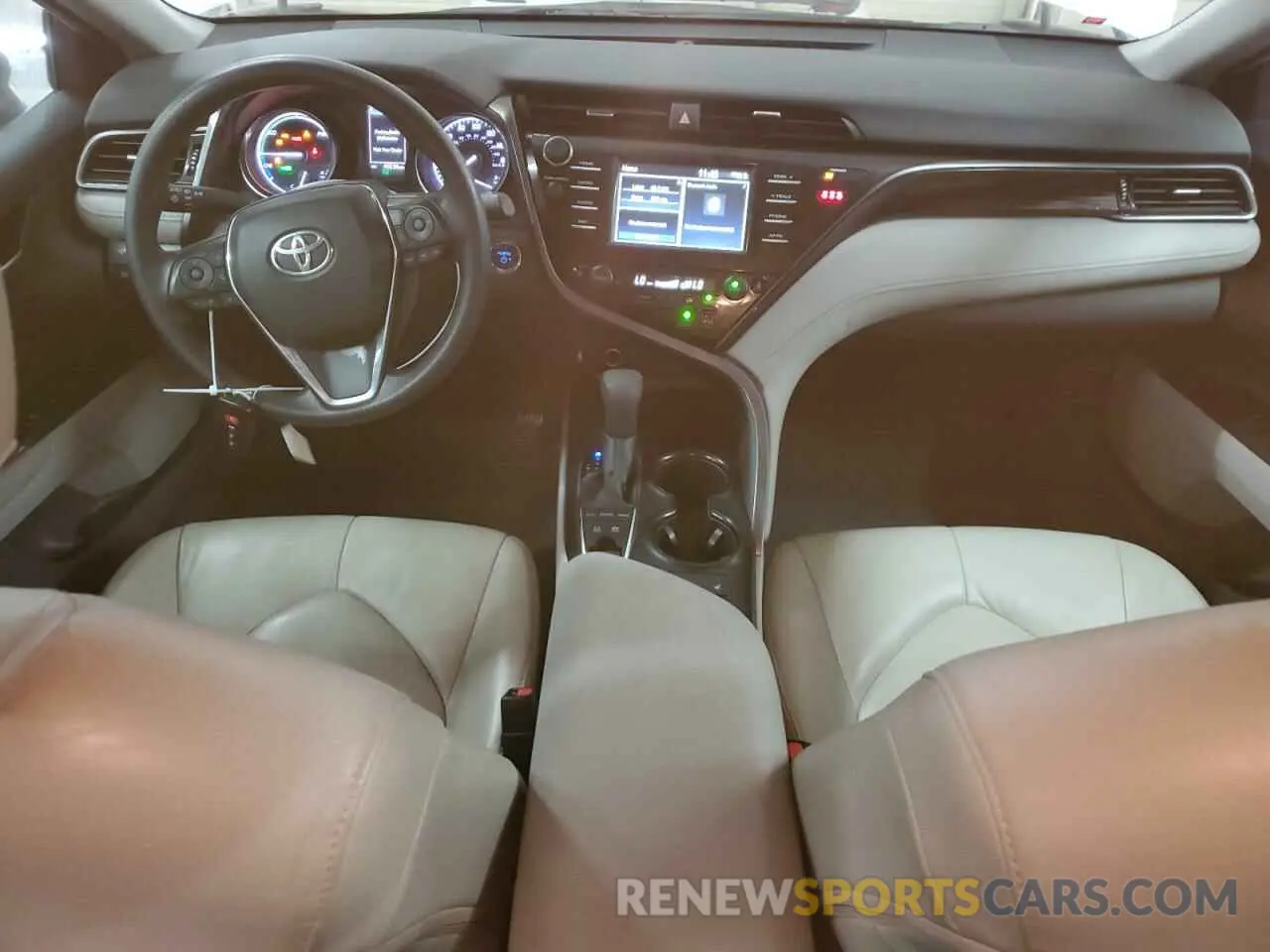 8 fotografías del automóvil dañado 4T1B31HK3KU004904 TOYOTA CAMRY 2019