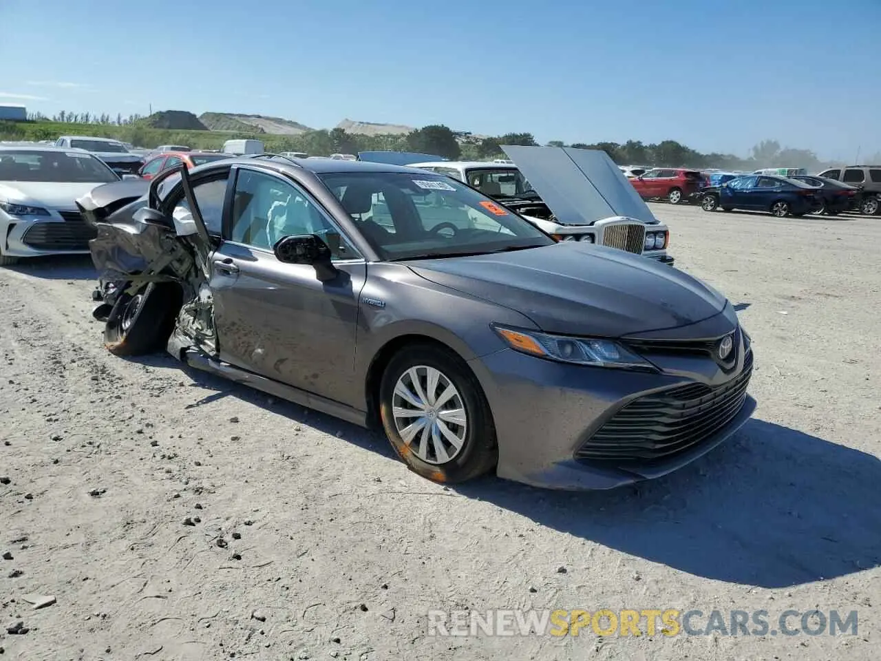 4 fotografías del automóvil dañado 4T1B31HK3KU512077 TOYOTA CAMRY 2019