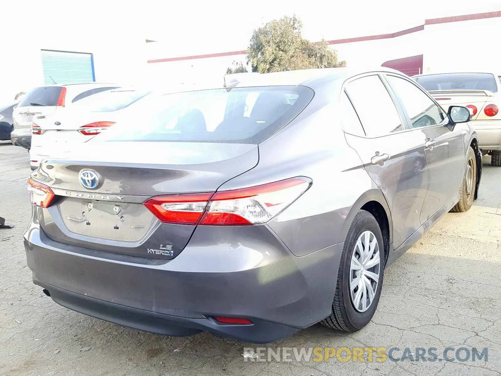 4 fotografías del automóvil dañado 4T1B31HK4KU006970 TOYOTA CAMRY 2019