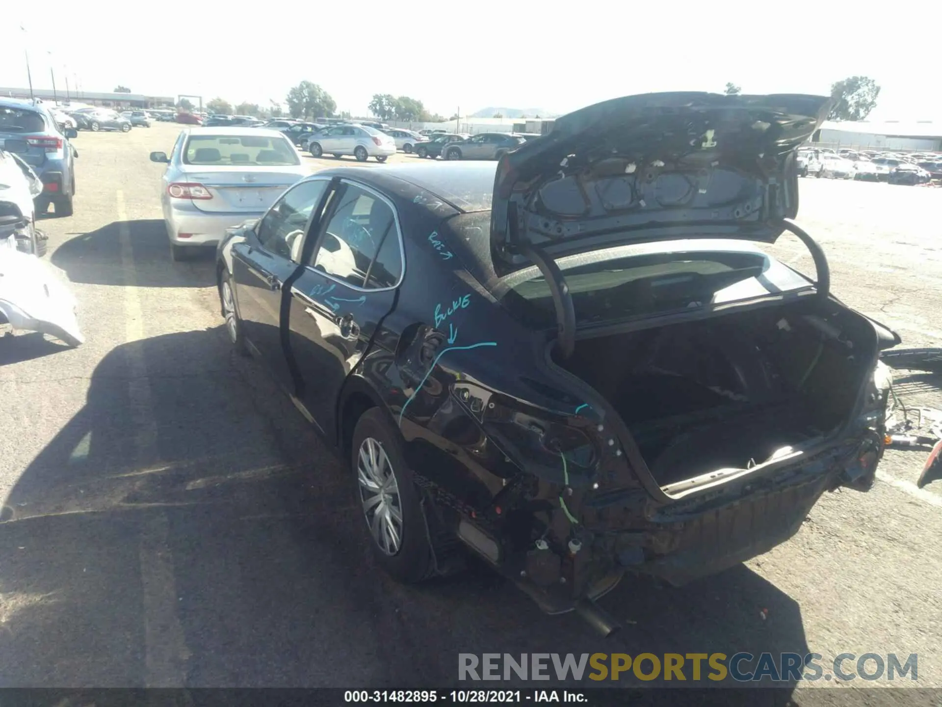3 fotografías del automóvil dañado 4T1B31HK4KU513545 TOYOTA CAMRY 2019