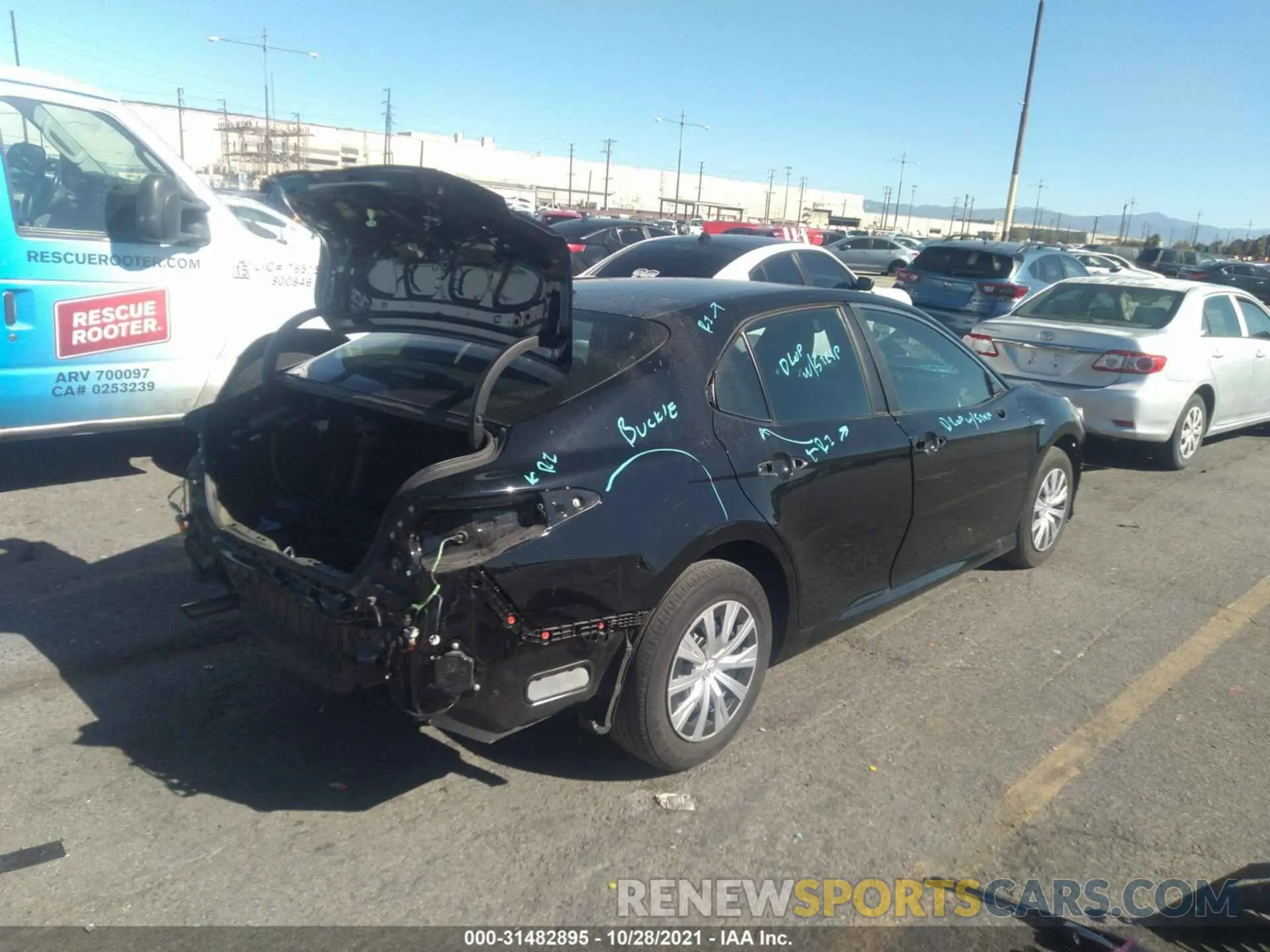 4 fotografías del automóvil dañado 4T1B31HK4KU513545 TOYOTA CAMRY 2019