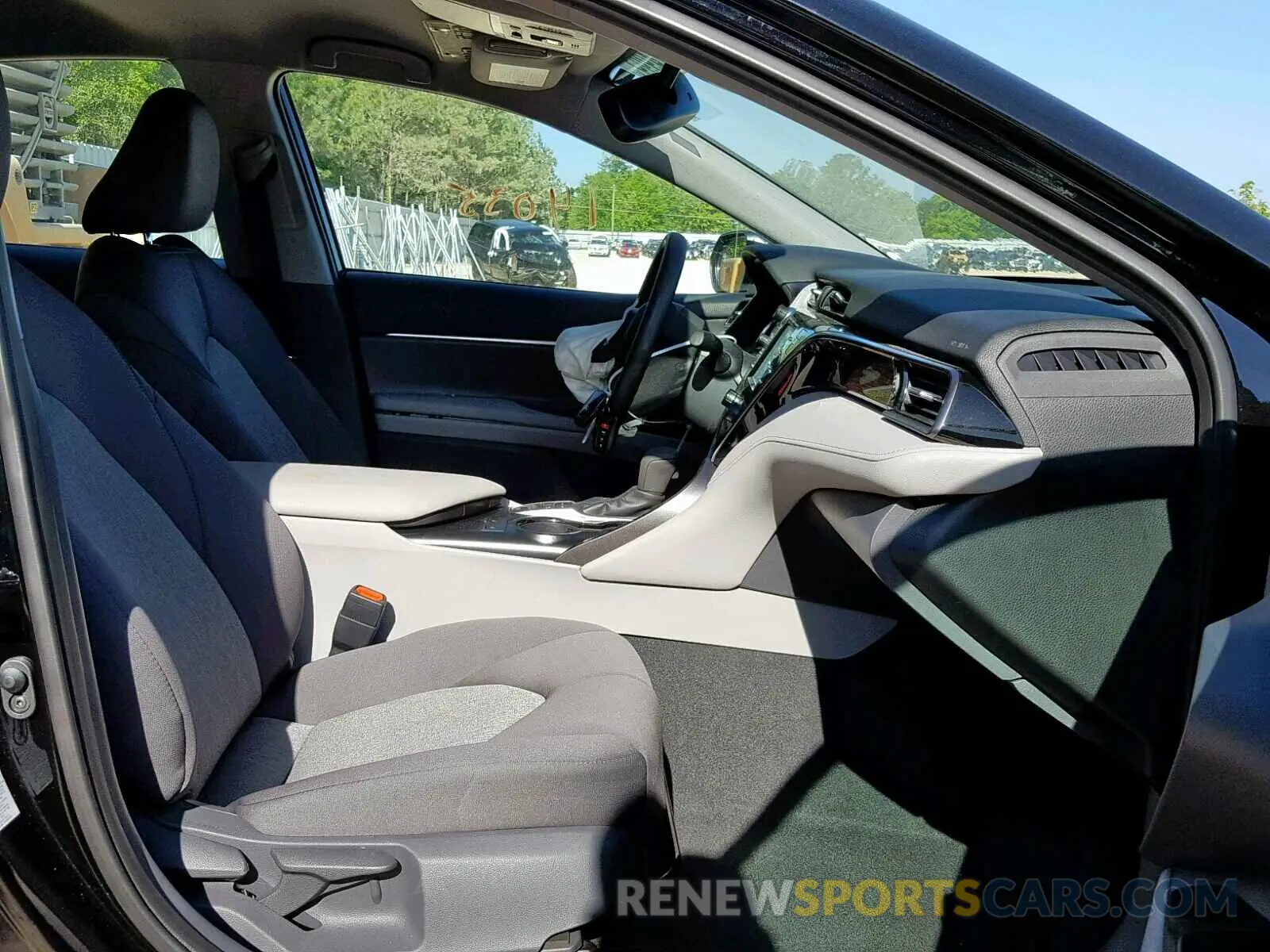 5 fotografías del automóvil dañado 4T1B31HK5KU511741 TOYOTA CAMRY 2019