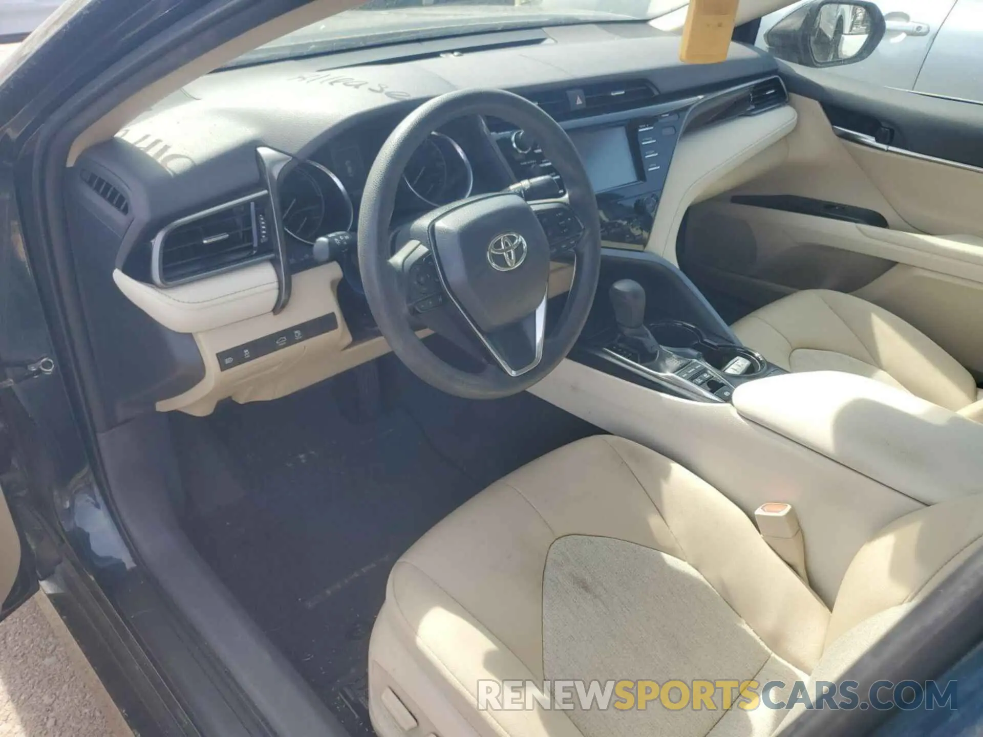 8 fotografías del automóvil dañado 4T1B31HK7KU007661 TOYOTA CAMRY 2019