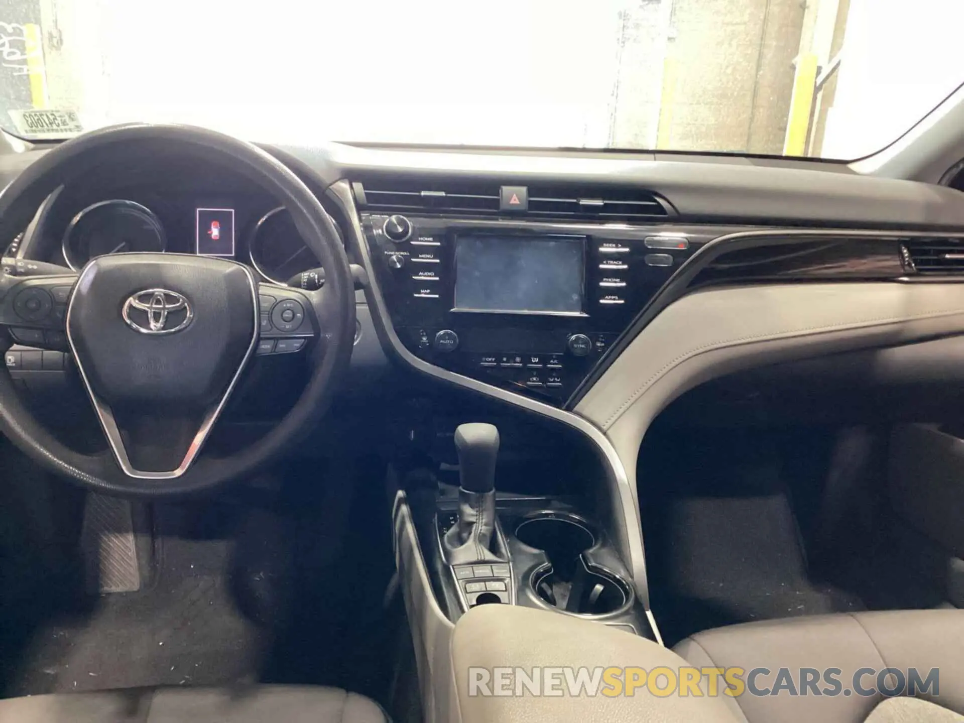 10 fotografías del automóvil dañado 4T1B31HK7KU511661 TOYOTA CAMRY 2019