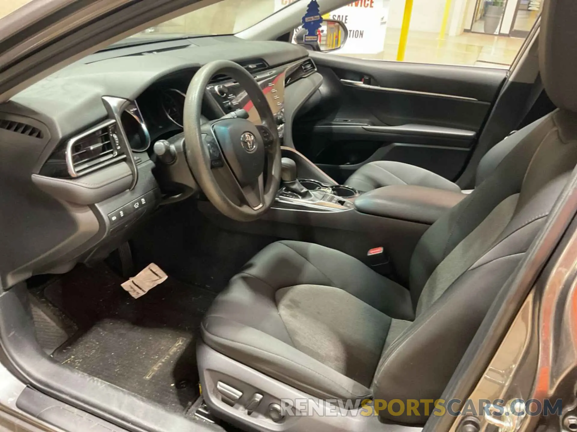 2 fotografías del automóvil dañado 4T1B31HK7KU511742 TOYOTA CAMRY 2019