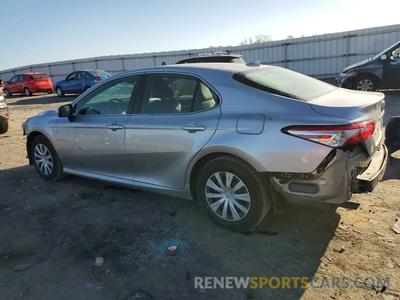 2 fotografías del automóvil dañado 4T1B31HK8KU509756 TOYOTA CAMRY 2019