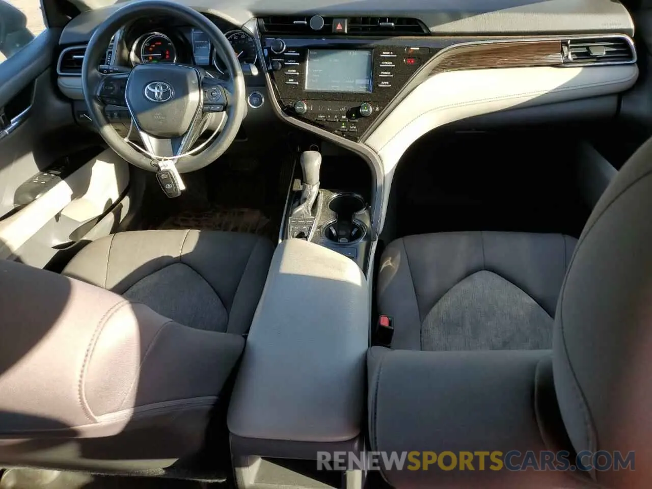8 fotografías del automóvil dañado 4T1B31HK8KU509756 TOYOTA CAMRY 2019