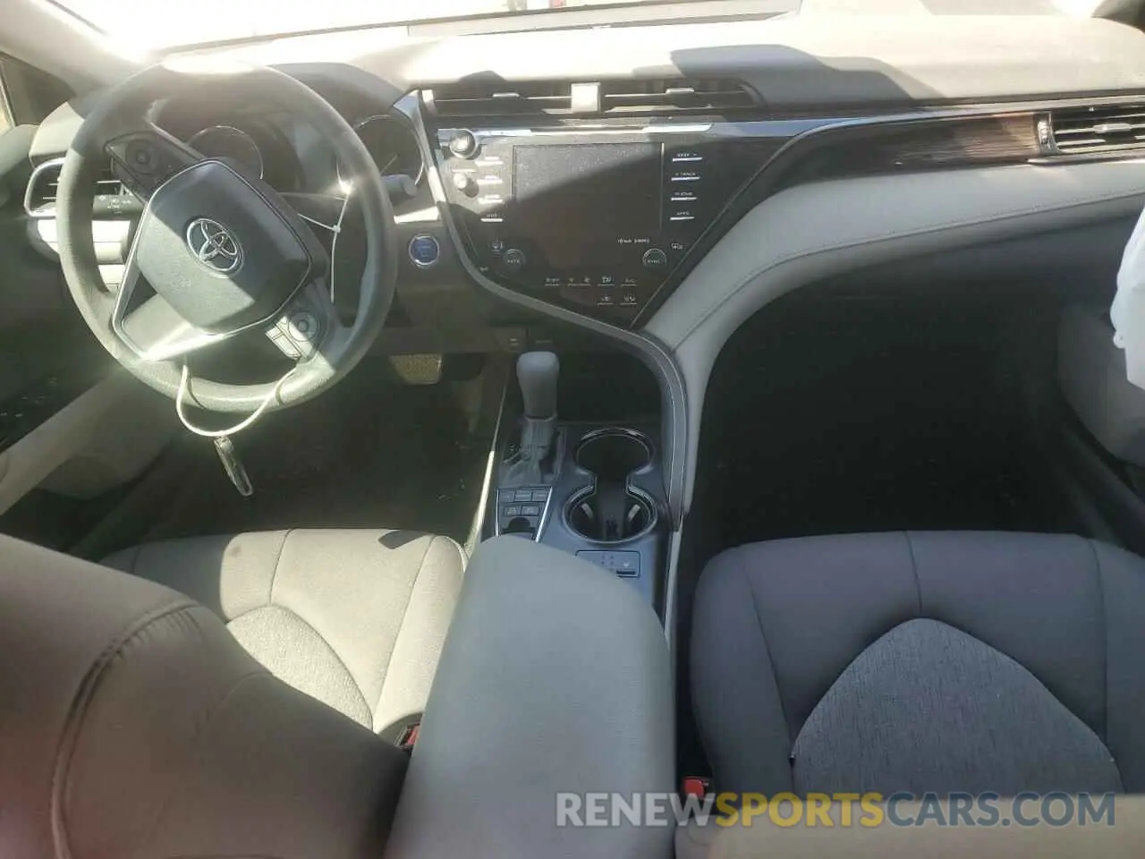8 fotografías del automóvil dañado 4T1B31HK9KU006544 TOYOTA CAMRY 2019