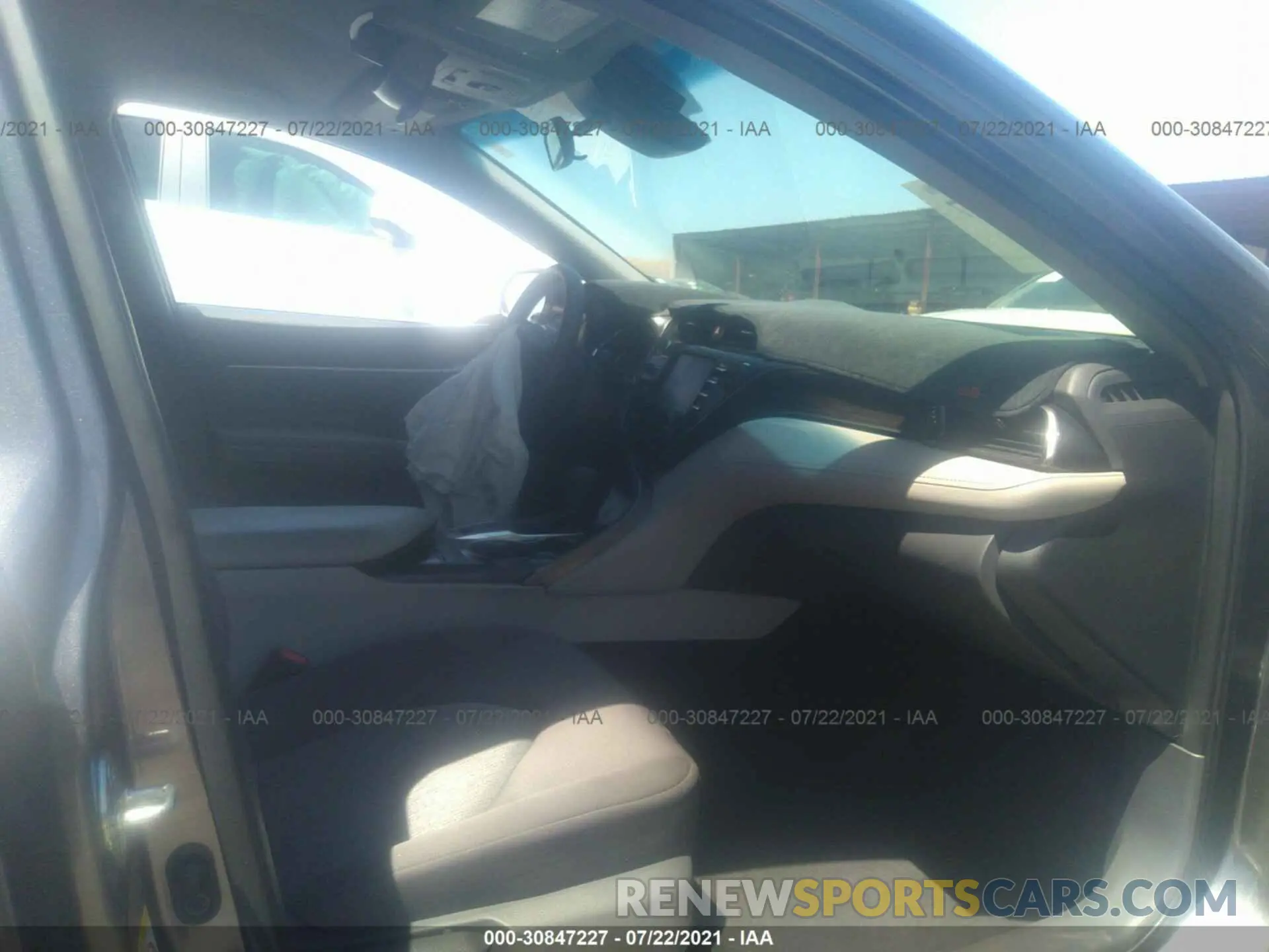 5 fotografías del automóvil dañado 4T1B31HK9KU007399 TOYOTA CAMRY 2019