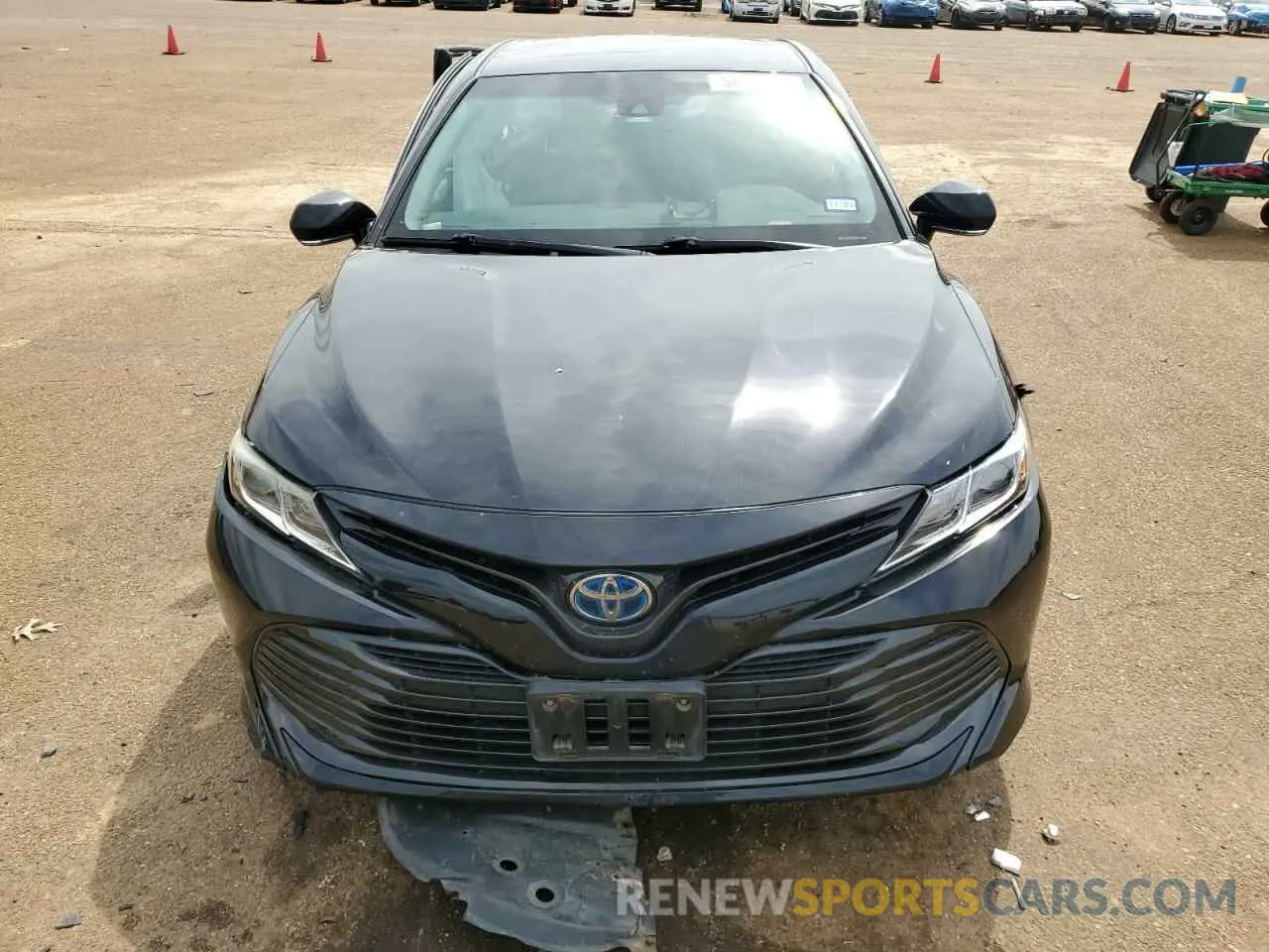 5 fotografías del automóvil dañado 4T1B31HK9KU510513 TOYOTA CAMRY 2019