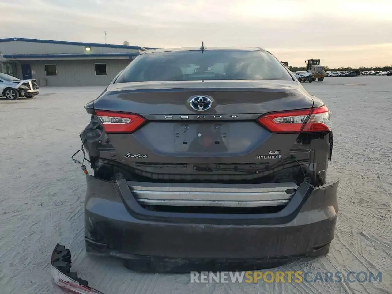6 fotografías del automóvil dañado 4T1B31HKXKU516918 TOYOTA CAMRY 2019