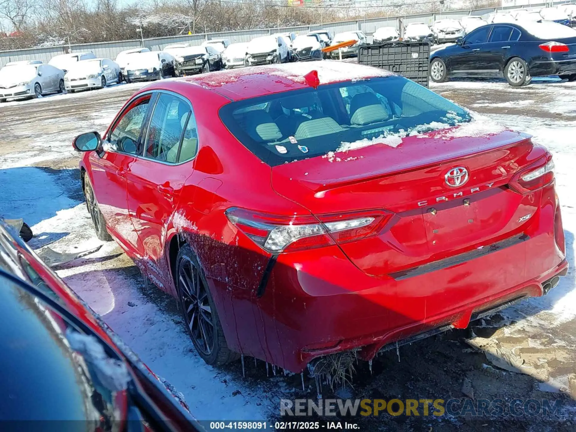 3 fotografías del automóvil dañado 4T1B61HK0KU171499 TOYOTA CAMRY 2019
