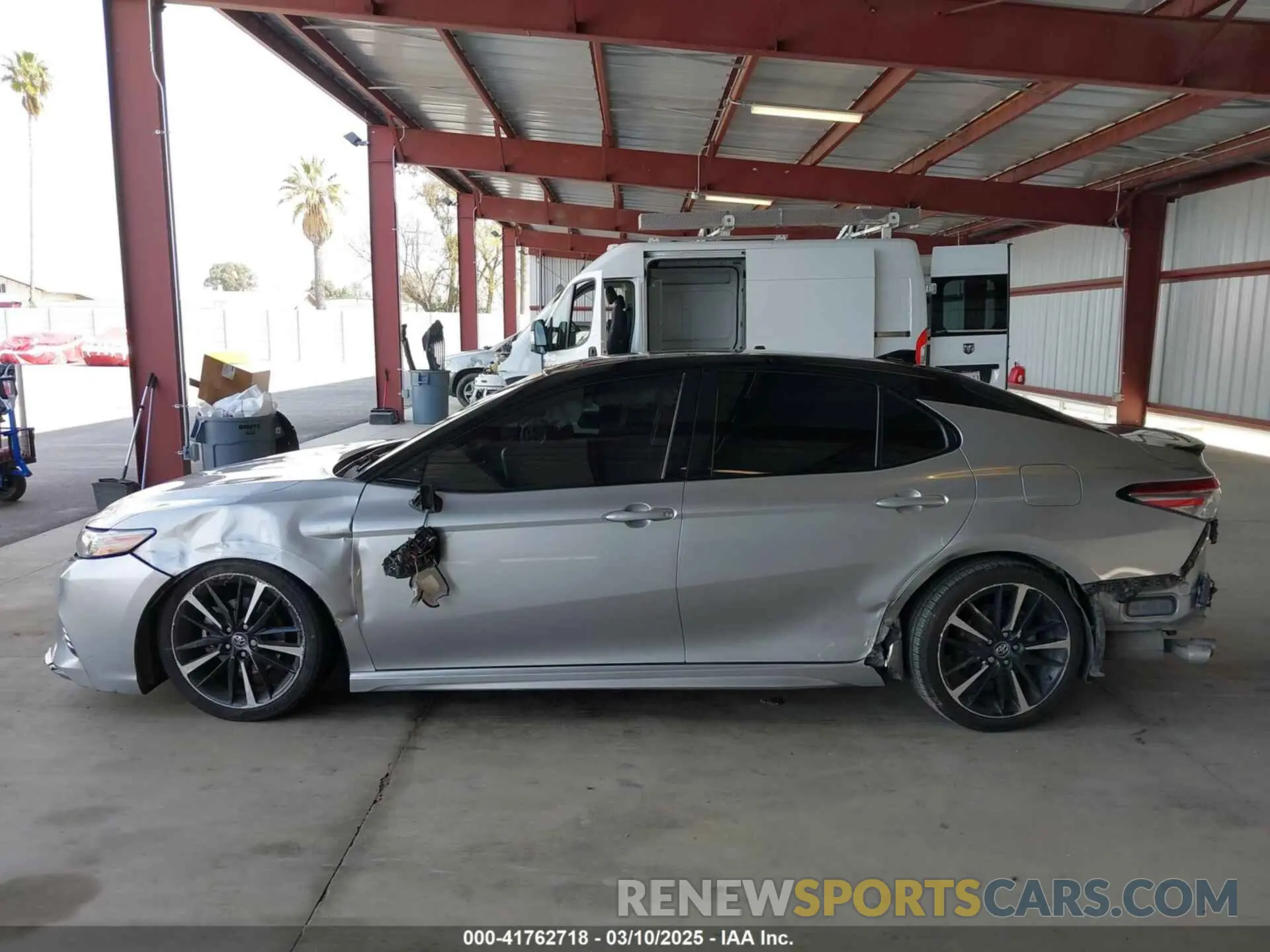 14 fotografías del automóvil dañado 4T1B61HK0KU187122 TOYOTA CAMRY 2019