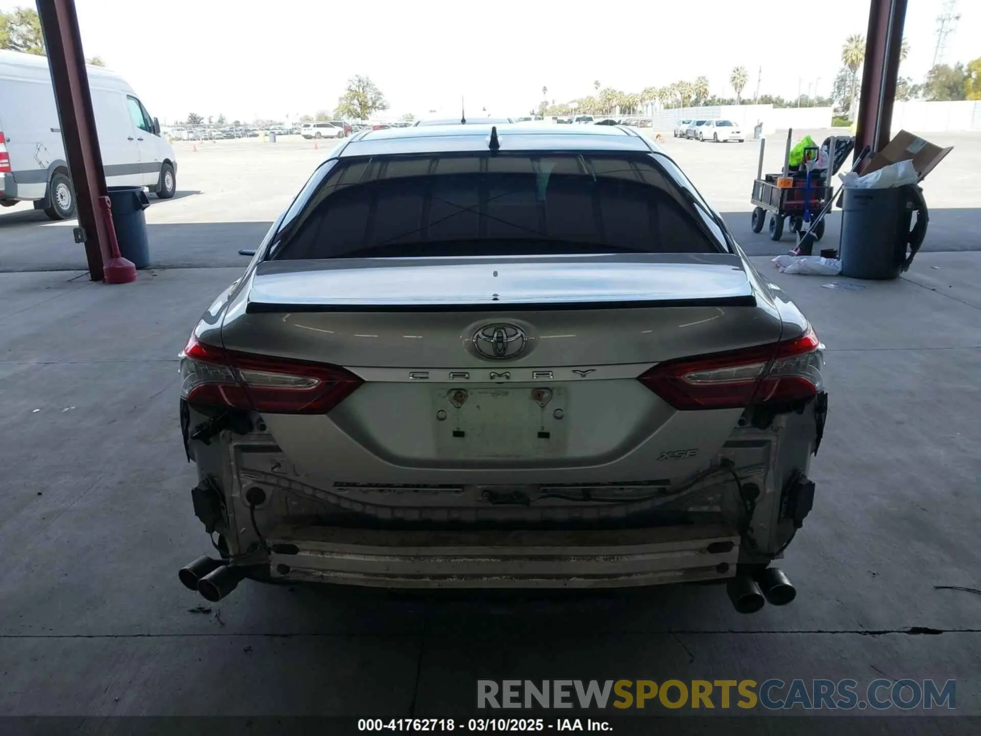 16 fotografías del automóvil dañado 4T1B61HK0KU187122 TOYOTA CAMRY 2019