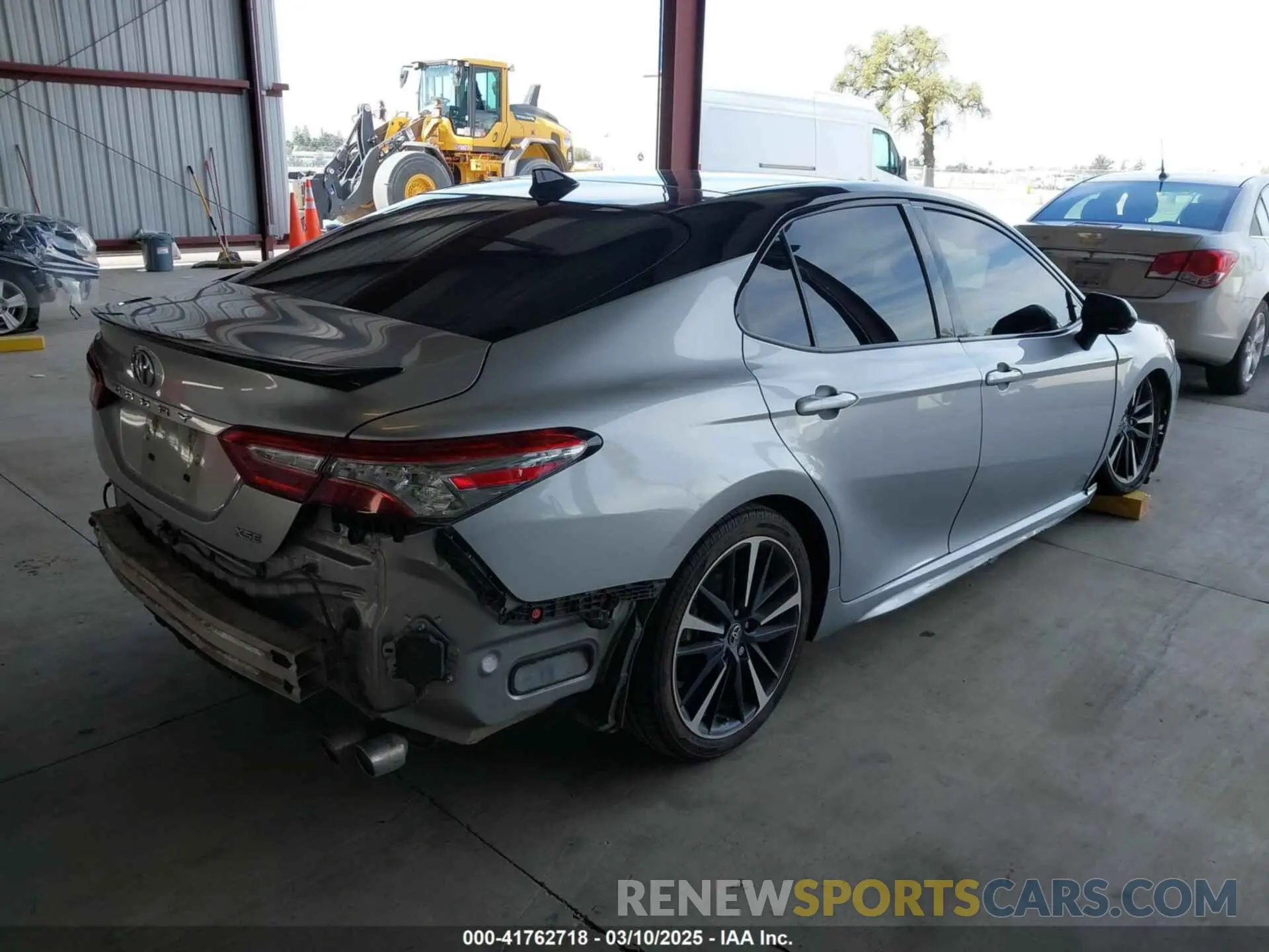 4 fotografías del automóvil dañado 4T1B61HK0KU187122 TOYOTA CAMRY 2019