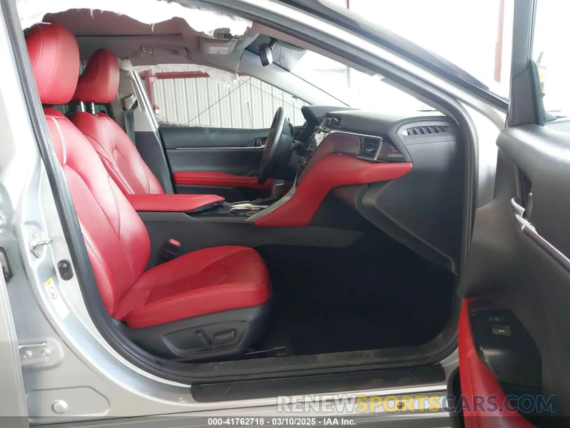 5 fotografías del automóvil dañado 4T1B61HK0KU187122 TOYOTA CAMRY 2019