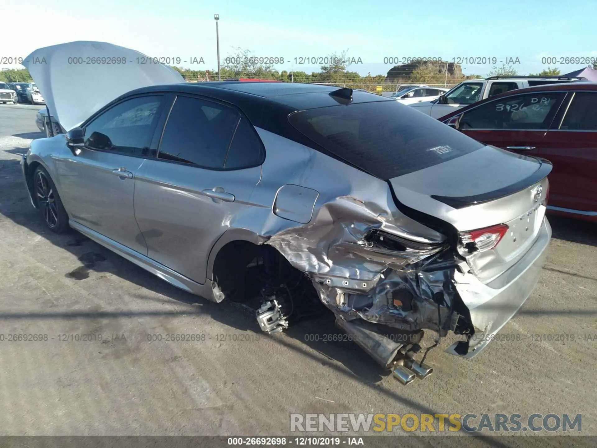 3 fotografías del automóvil dañado 4T1B61HK0KU253121 TOYOTA CAMRY 2019