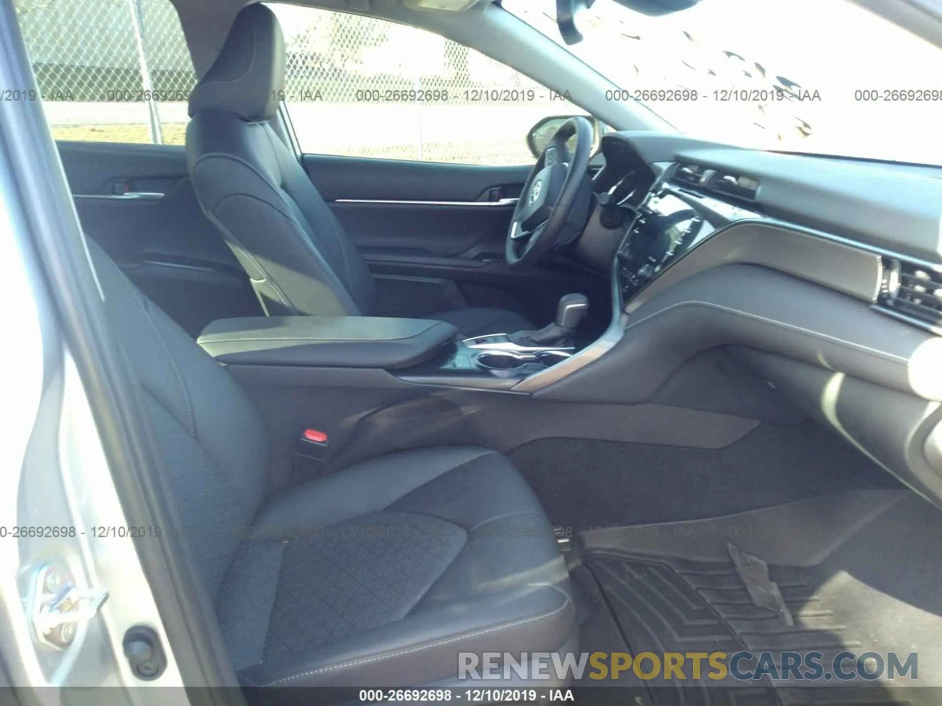 5 fotografías del automóvil dañado 4T1B61HK0KU253121 TOYOTA CAMRY 2019