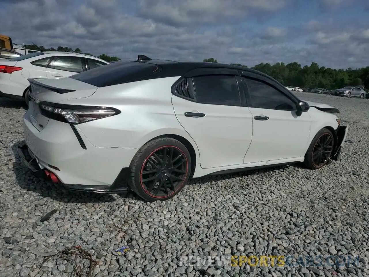 3 fotografías del automóvil dañado 4T1B61HK0KU290525 TOYOTA CAMRY 2019