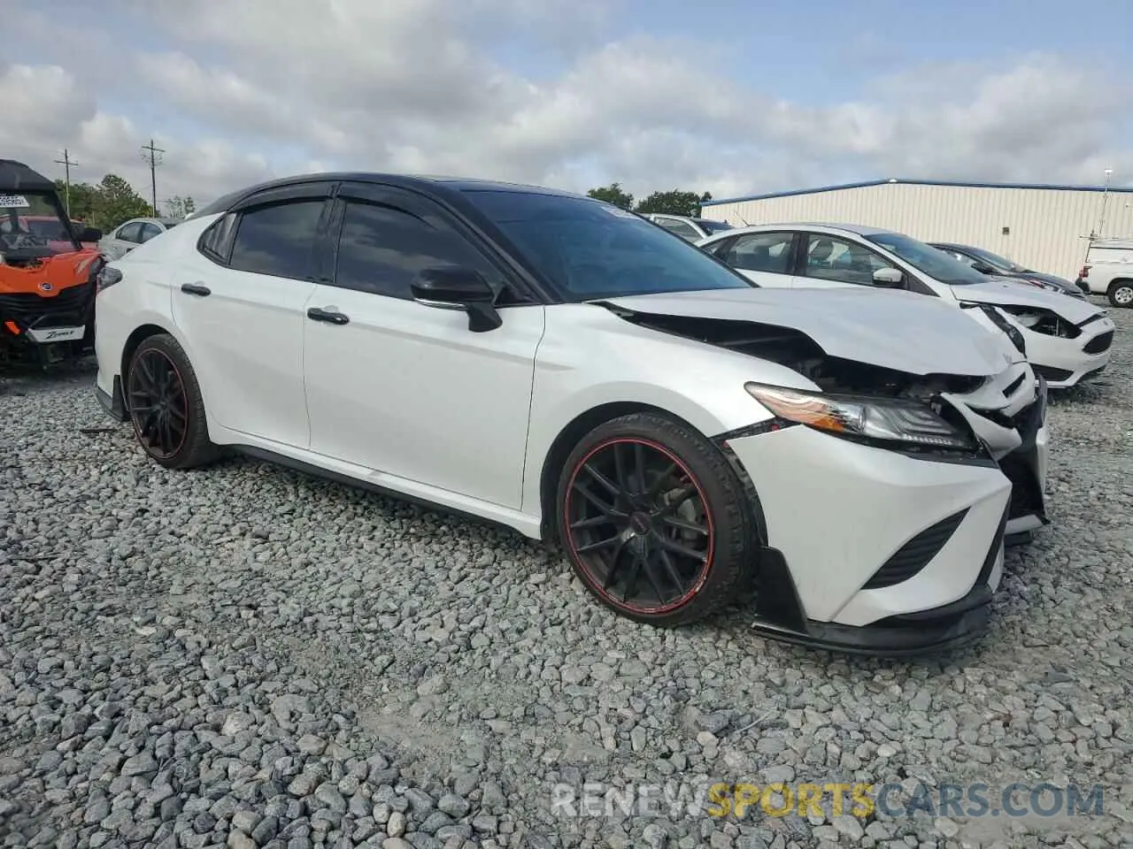 4 fotografías del automóvil dañado 4T1B61HK0KU290525 TOYOTA CAMRY 2019