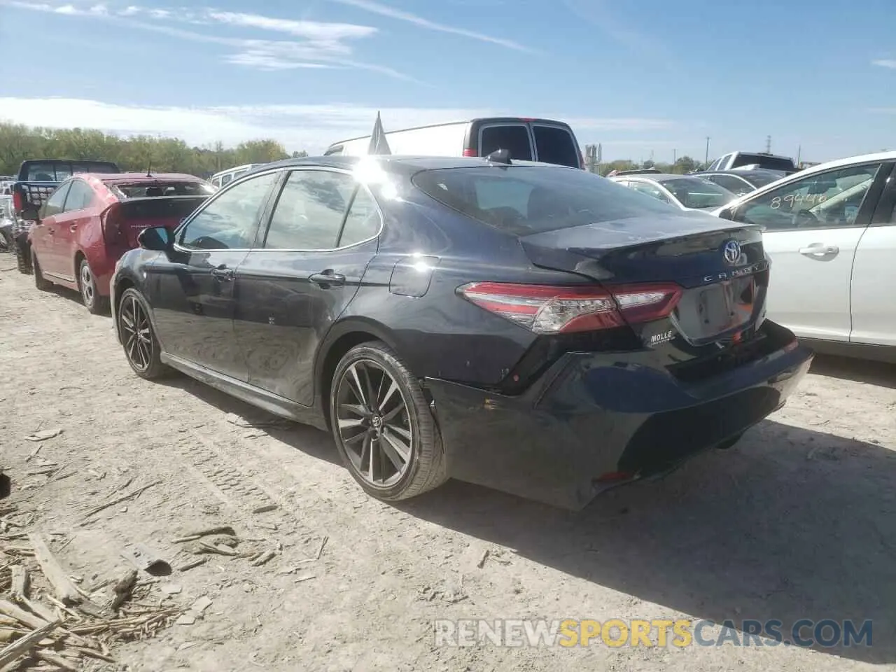 3 fotografías del automóvil dañado 4T1B61HK0KU684185 TOYOTA CAMRY 2019